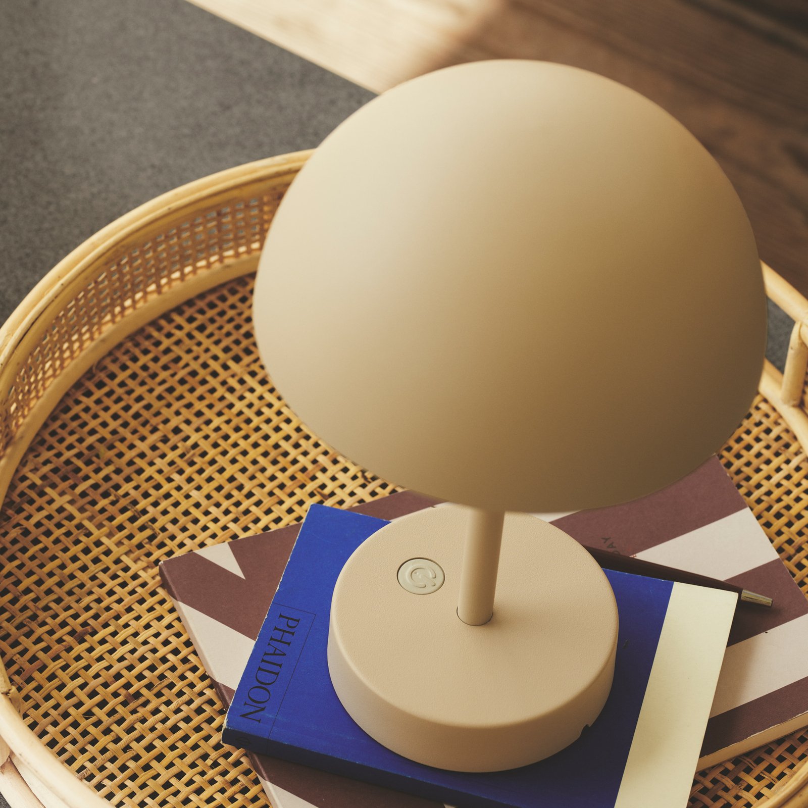 Ellen To-Go Portable Stolní Lampa IP44 Beige - Nordlux