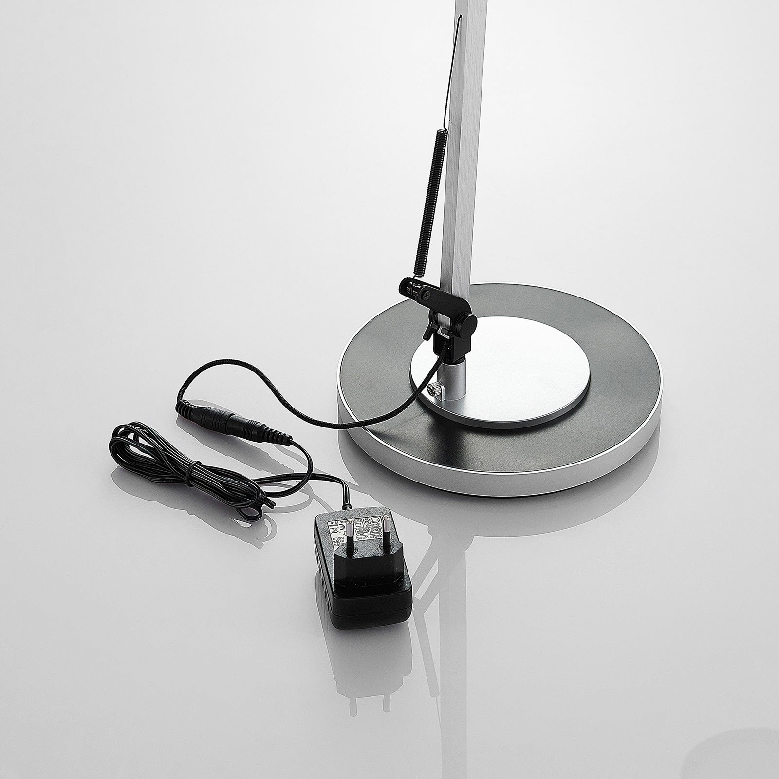 Lindby Rilana LED-Schreibtischlampe mit Dimmer