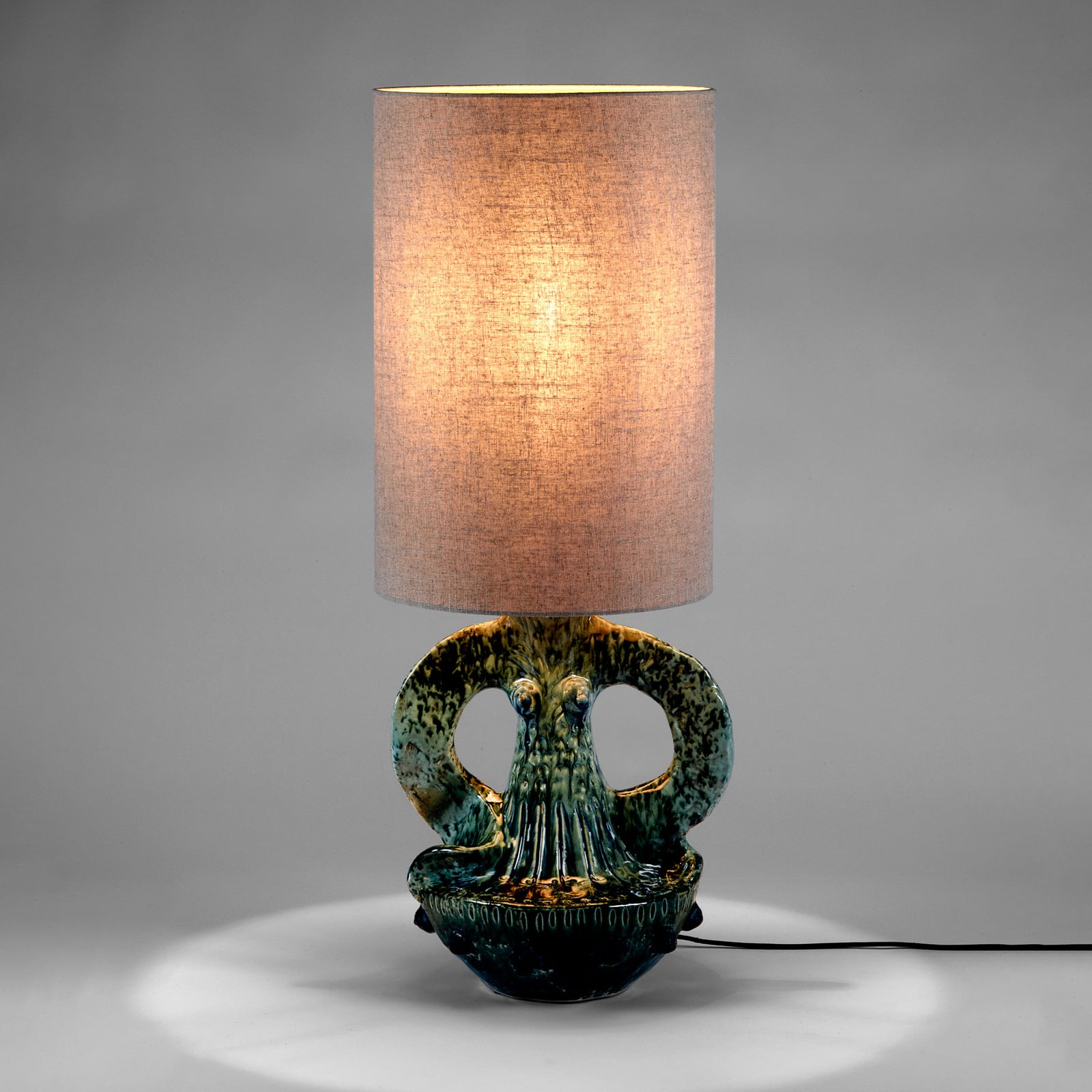 GREEN GEORGIA bordlampe, grøn, stentøj/tekstil, højde 97 cm – Serax GREEN GEORGIA bordlampe, grøn, stentøj/tekstil, højde 97 cm – Serax
