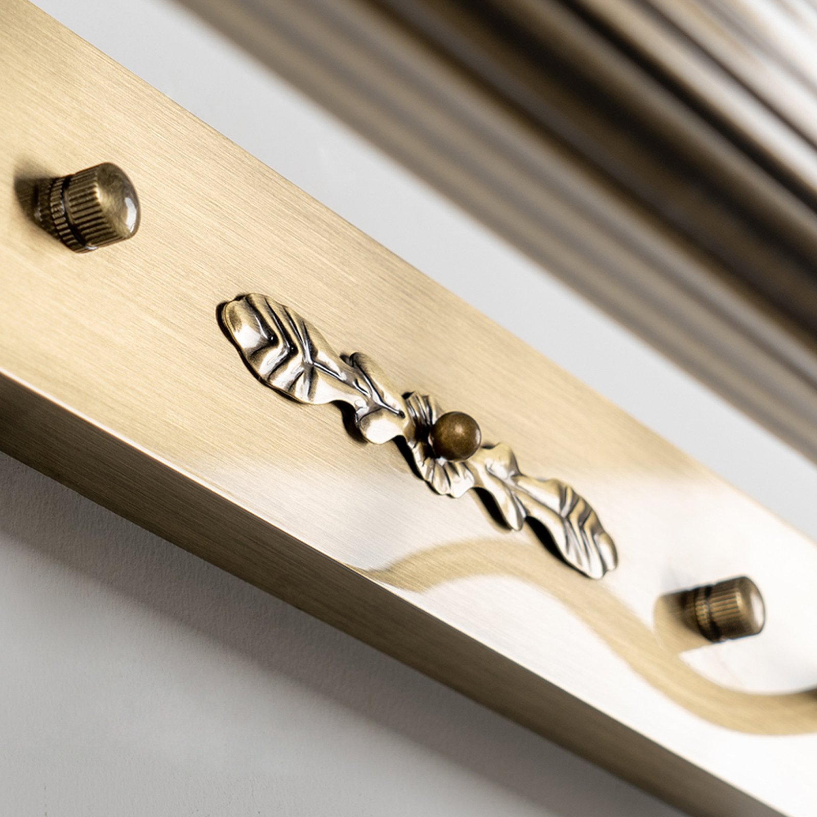 Joely Vegglampe Old Brass - Lindby