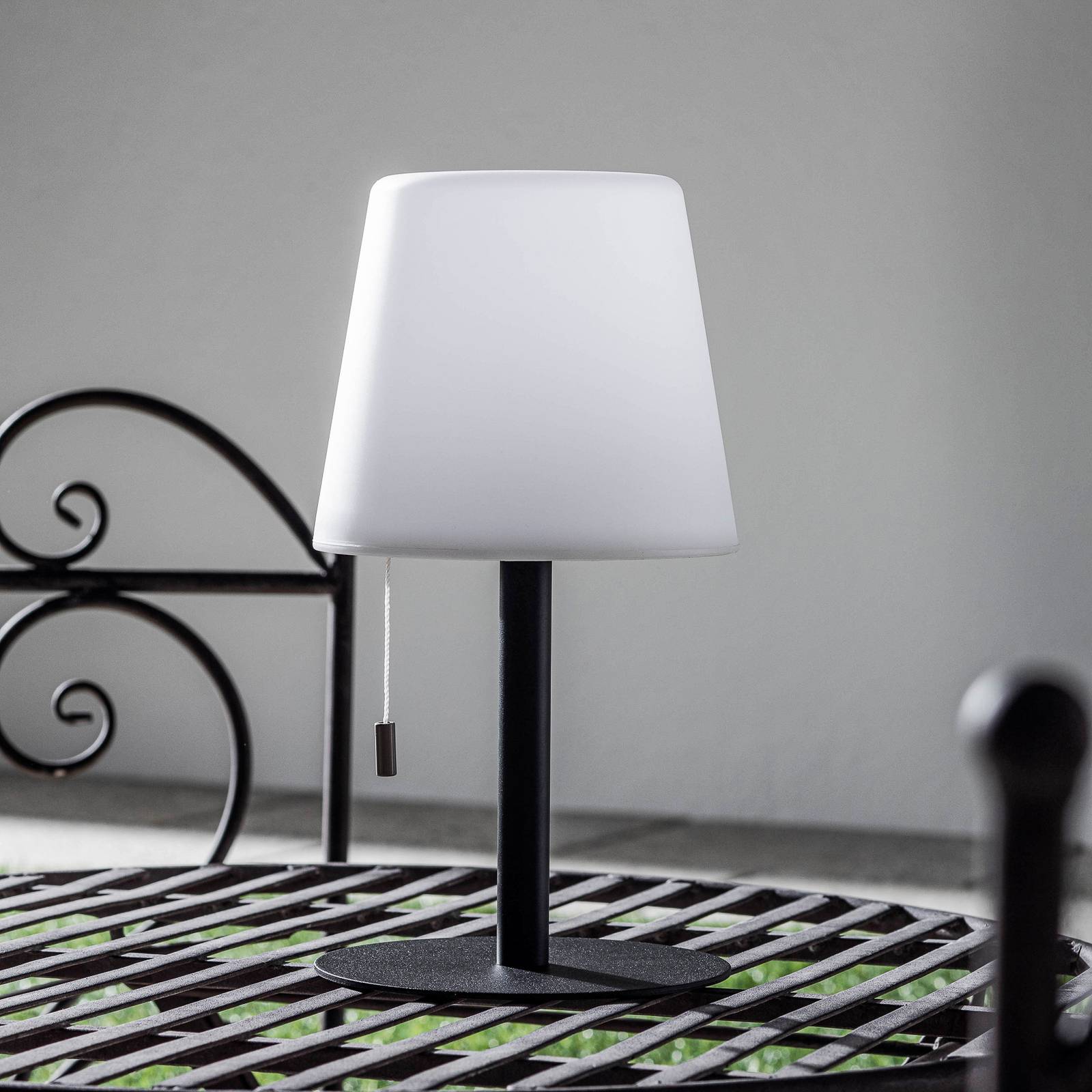 Lindby Ragnaris LED bordslampa för utomhusbruk laddningsbar USB RGB