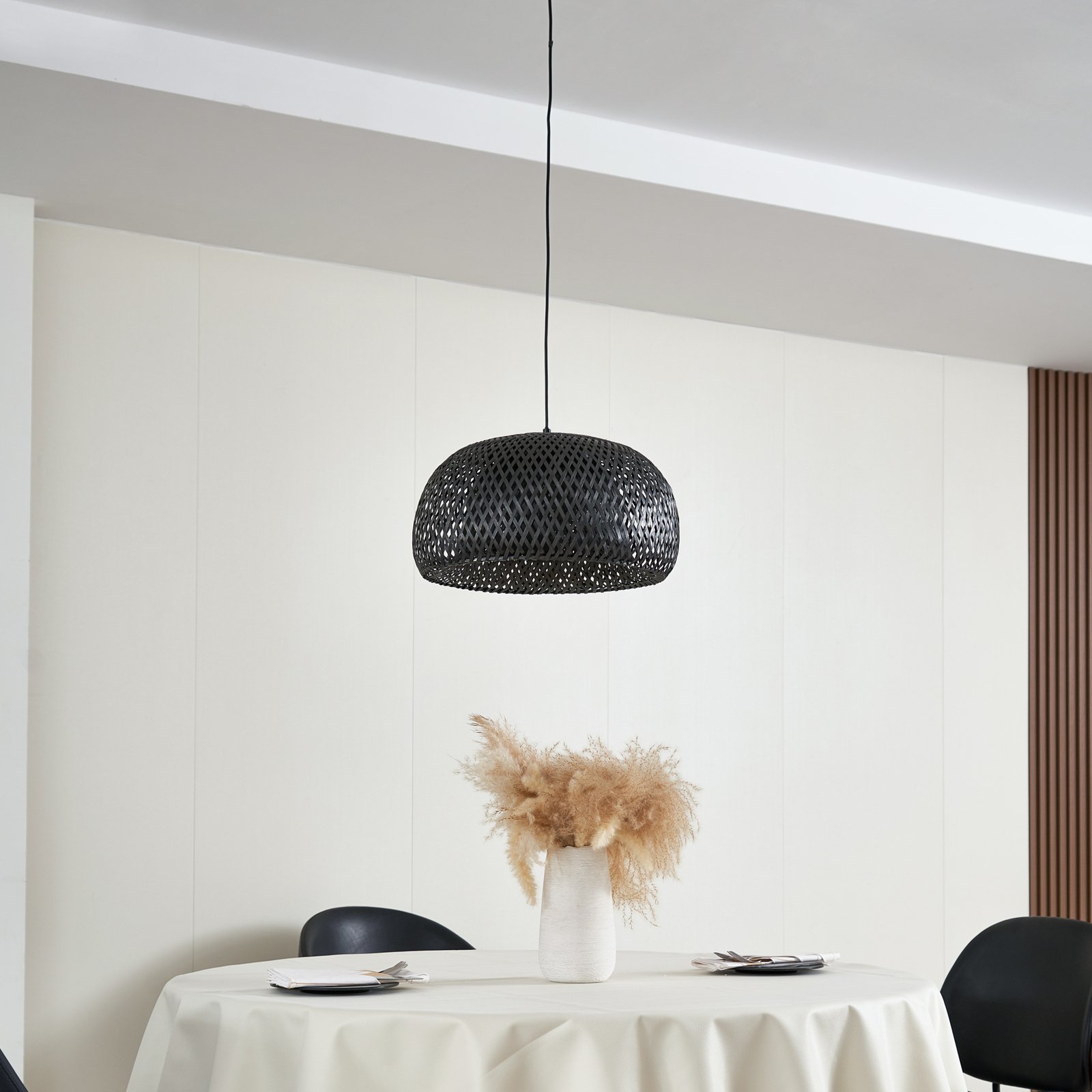 Lindby pendant light Eskil, black, bamboo, Ø 46.5 cm