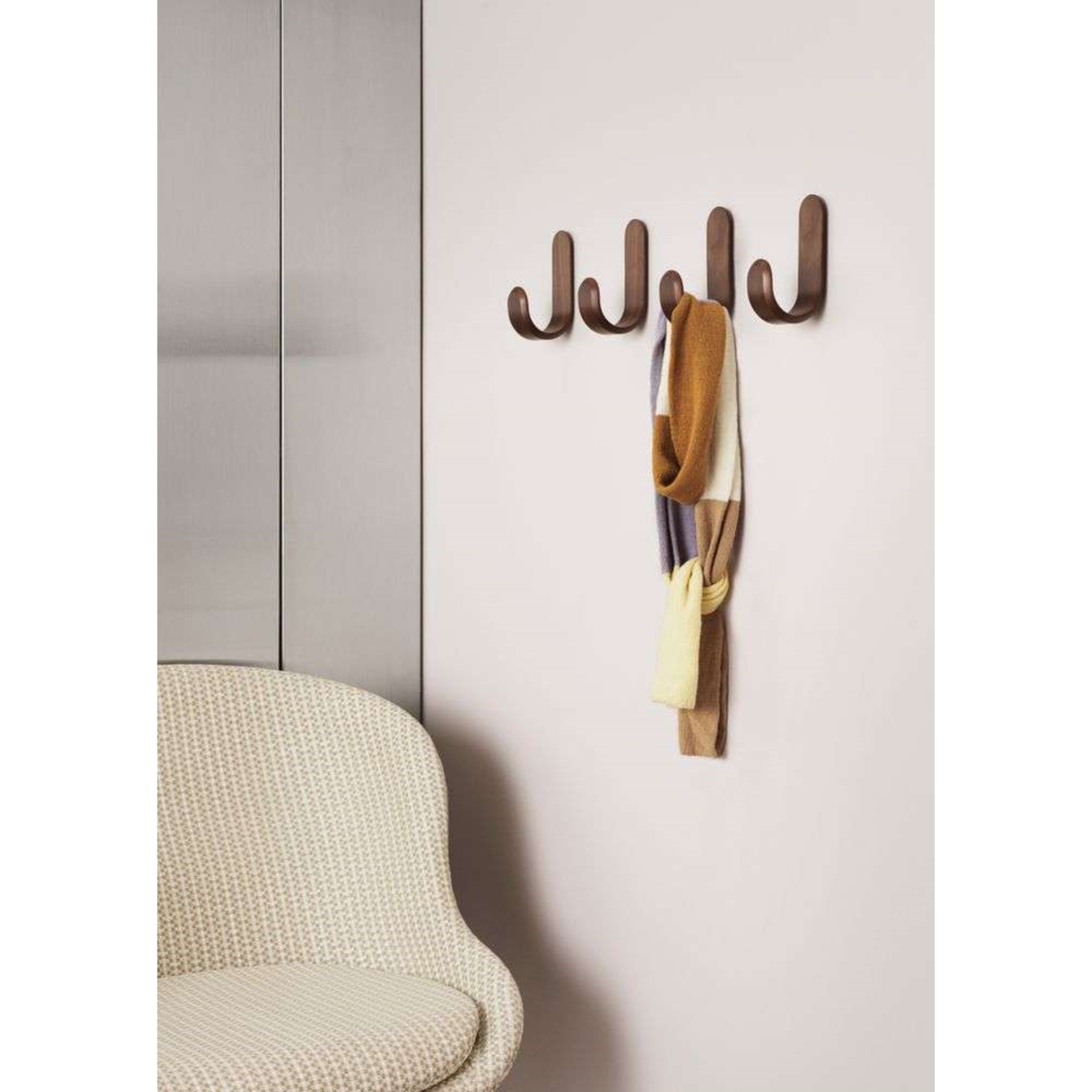 Curve Hook Walnut - Normann Copenhagen