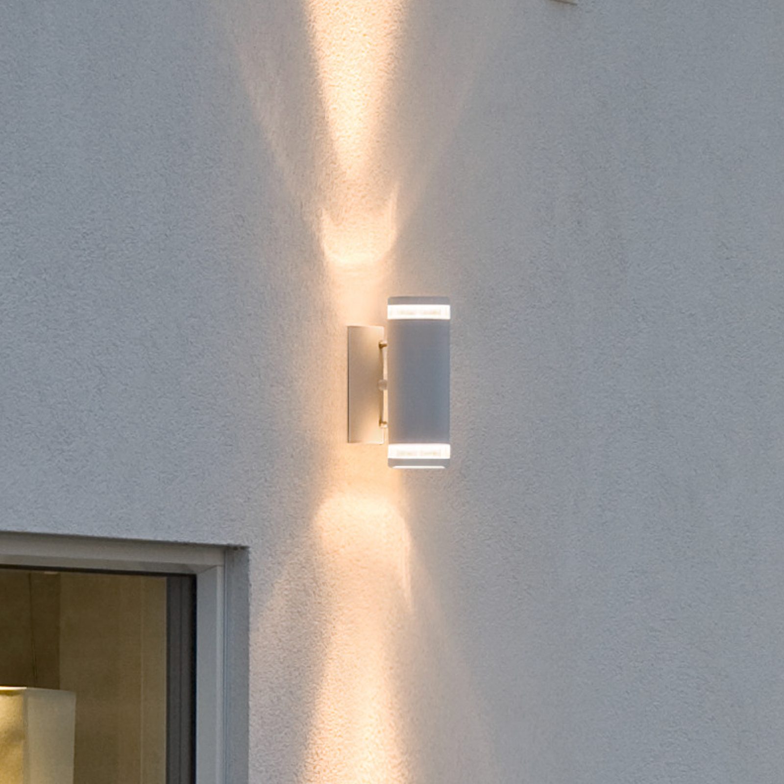 Modena outdoor wall light with slit, 2-bulb, white