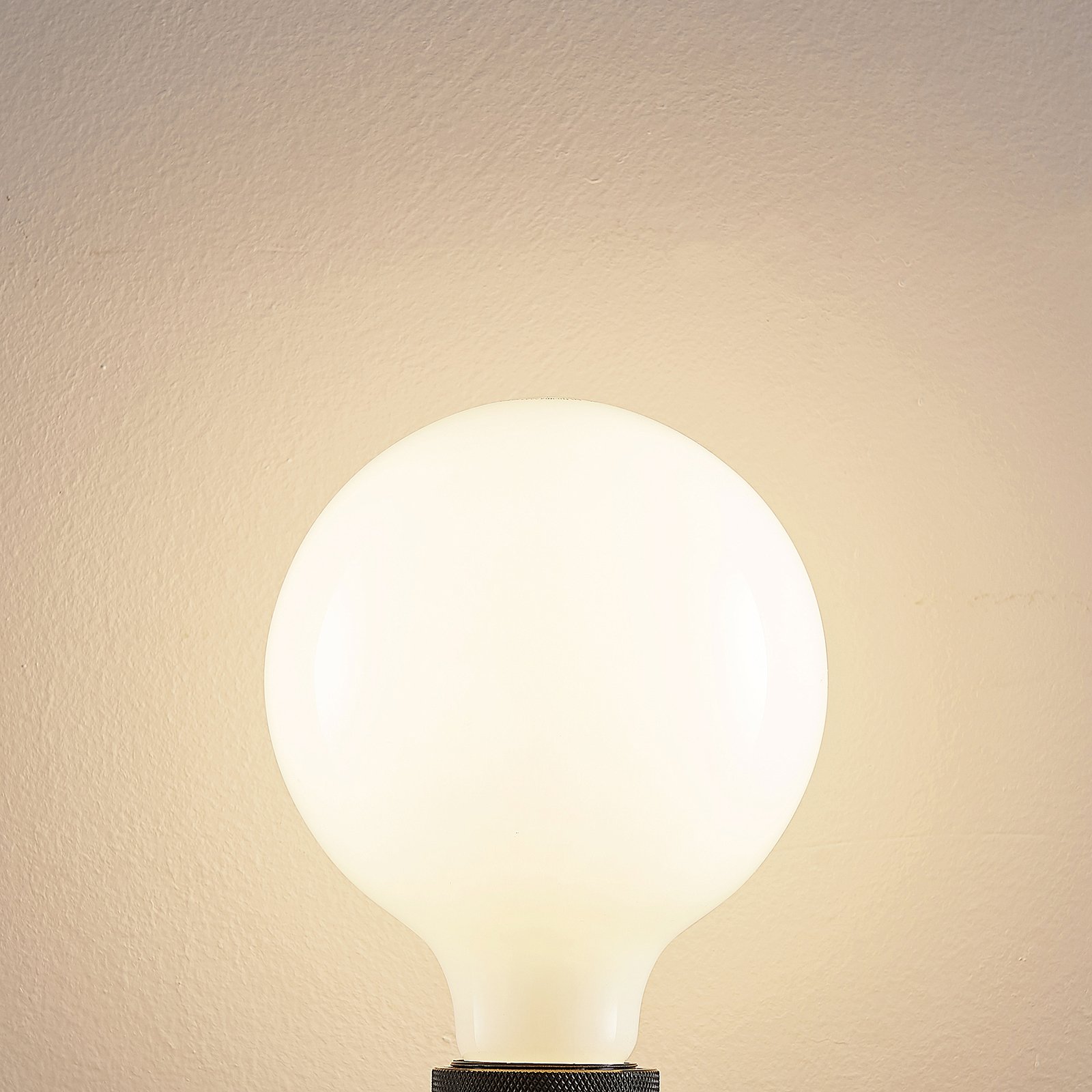 LED lamp E27 6W 2.700K G125 bollamp dimbaar, opaal