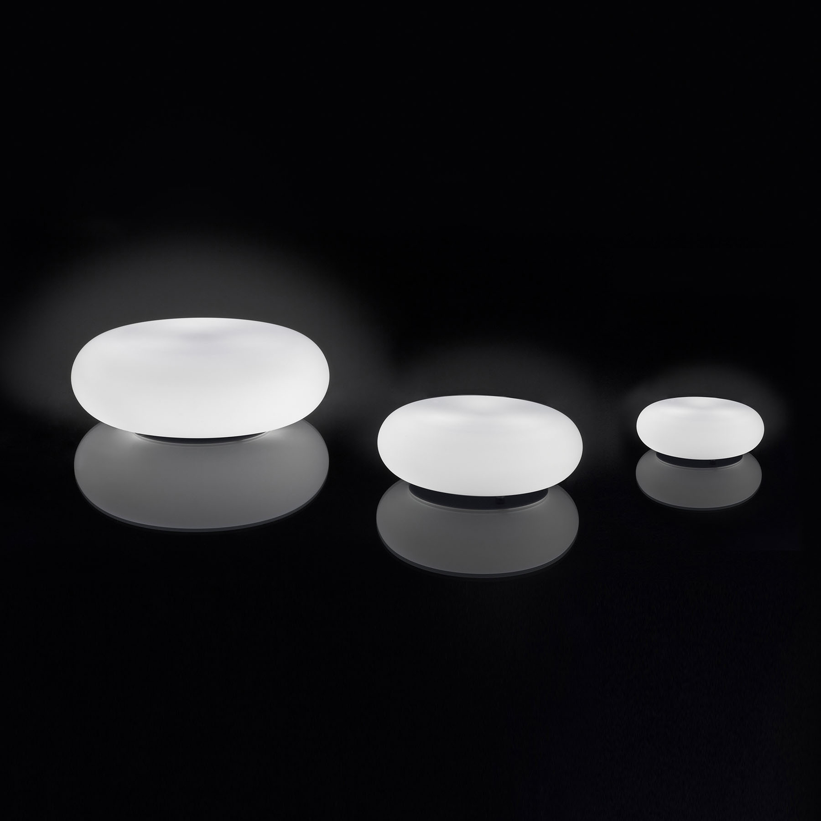 Artemide Itka tafellamp met glazen kap Ø 35 cm