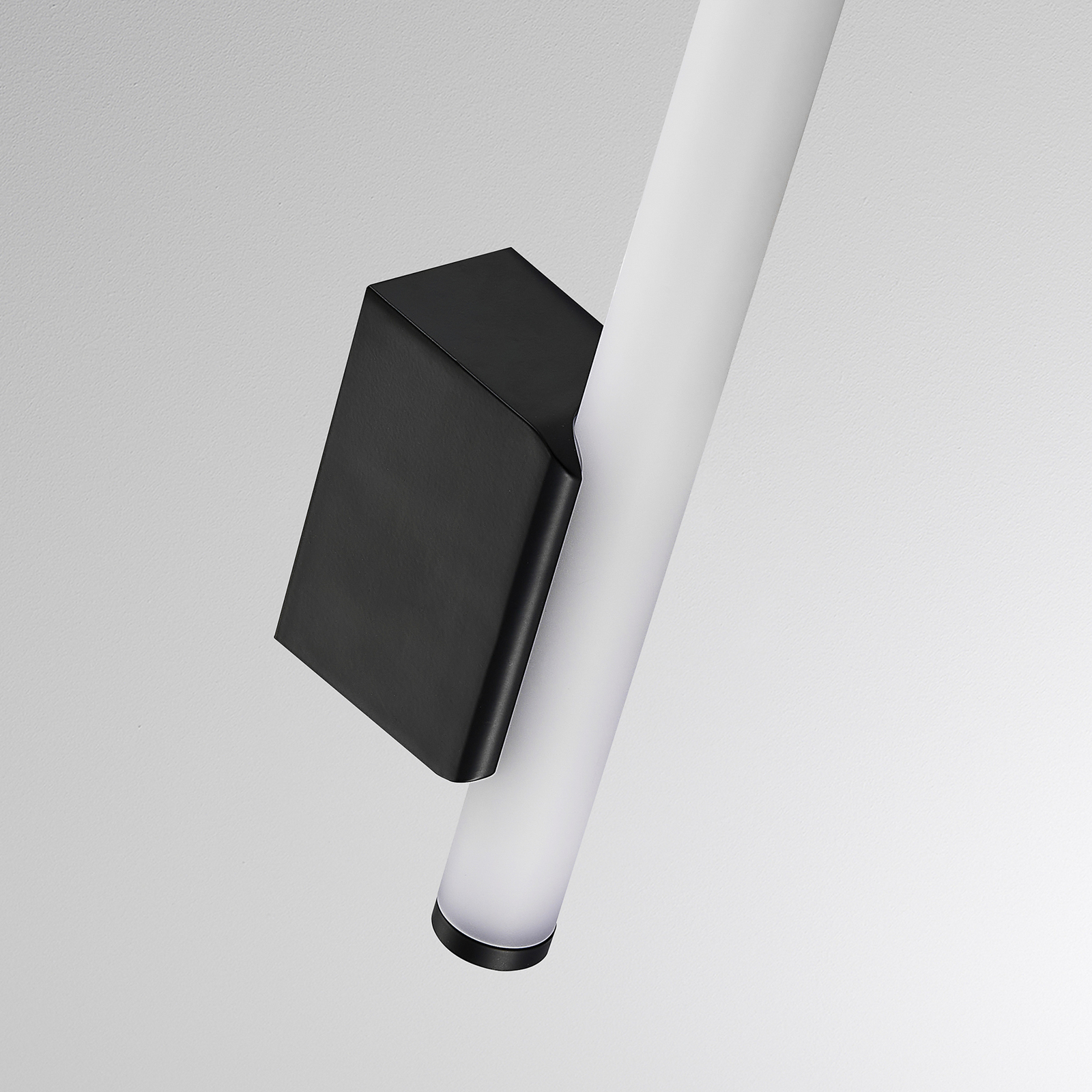 Kinkiet LED VINA UP M, czarny, wysokość 60 cm, IP44, CCT