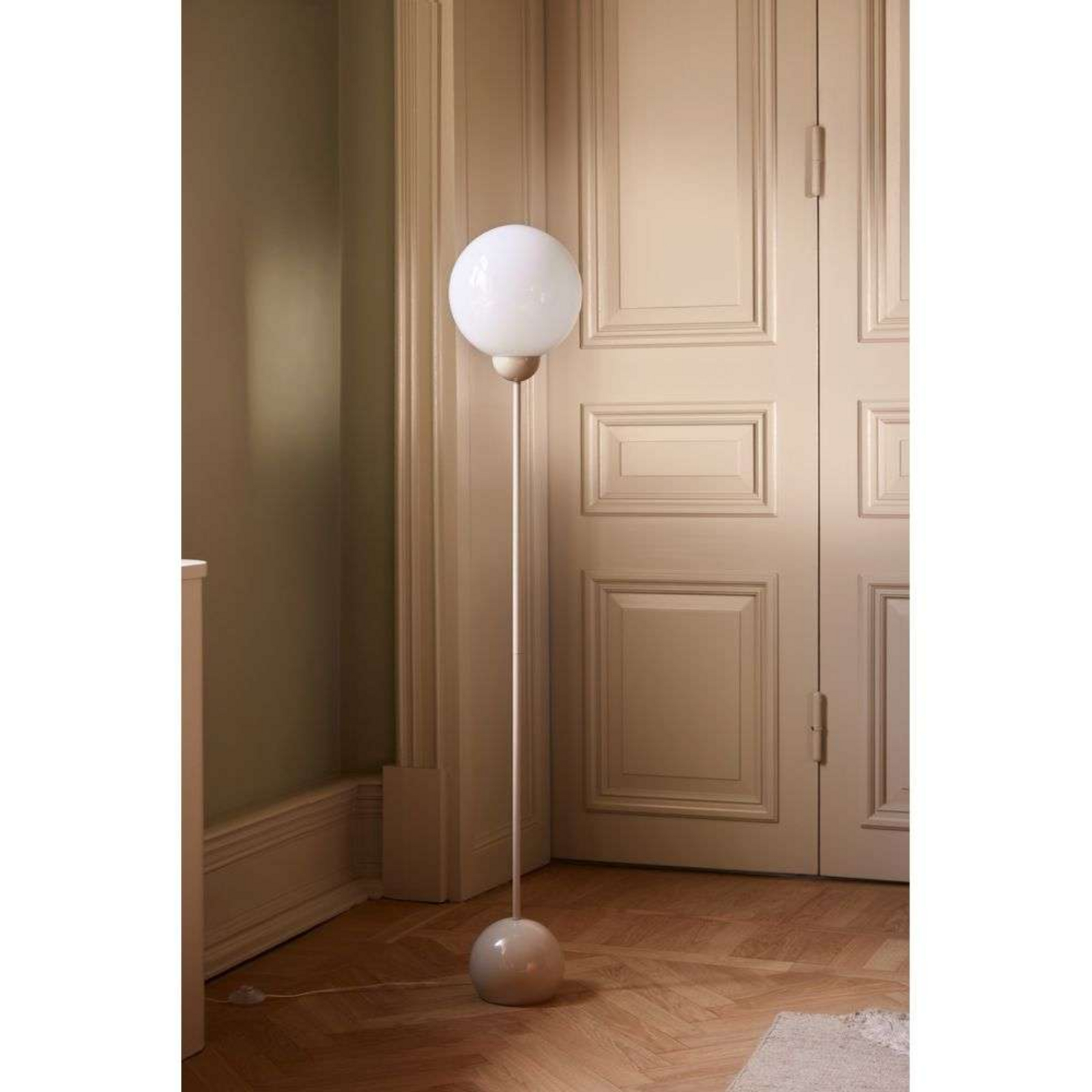 Ripley Lampadar Beige - Globen Lighting