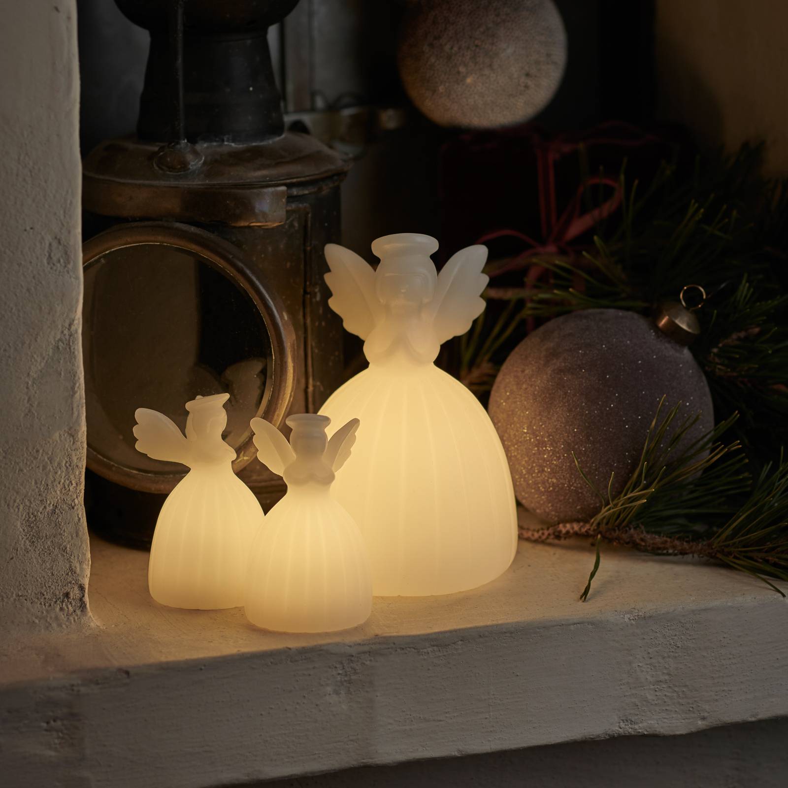 Lampe LED déco Elisabeth, ange de cire, 15cm