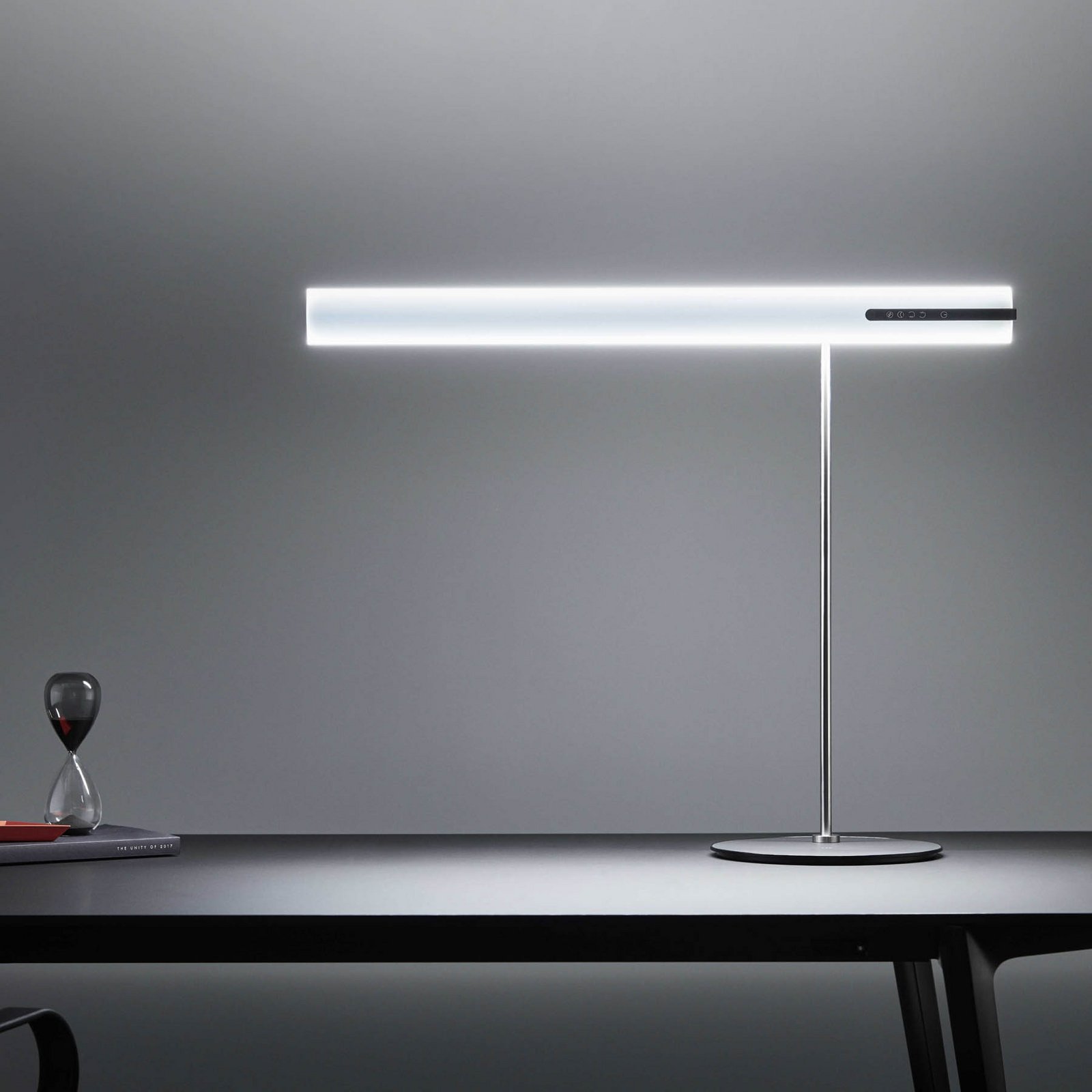 One LED-Tischleuchte, silber - HEAVN