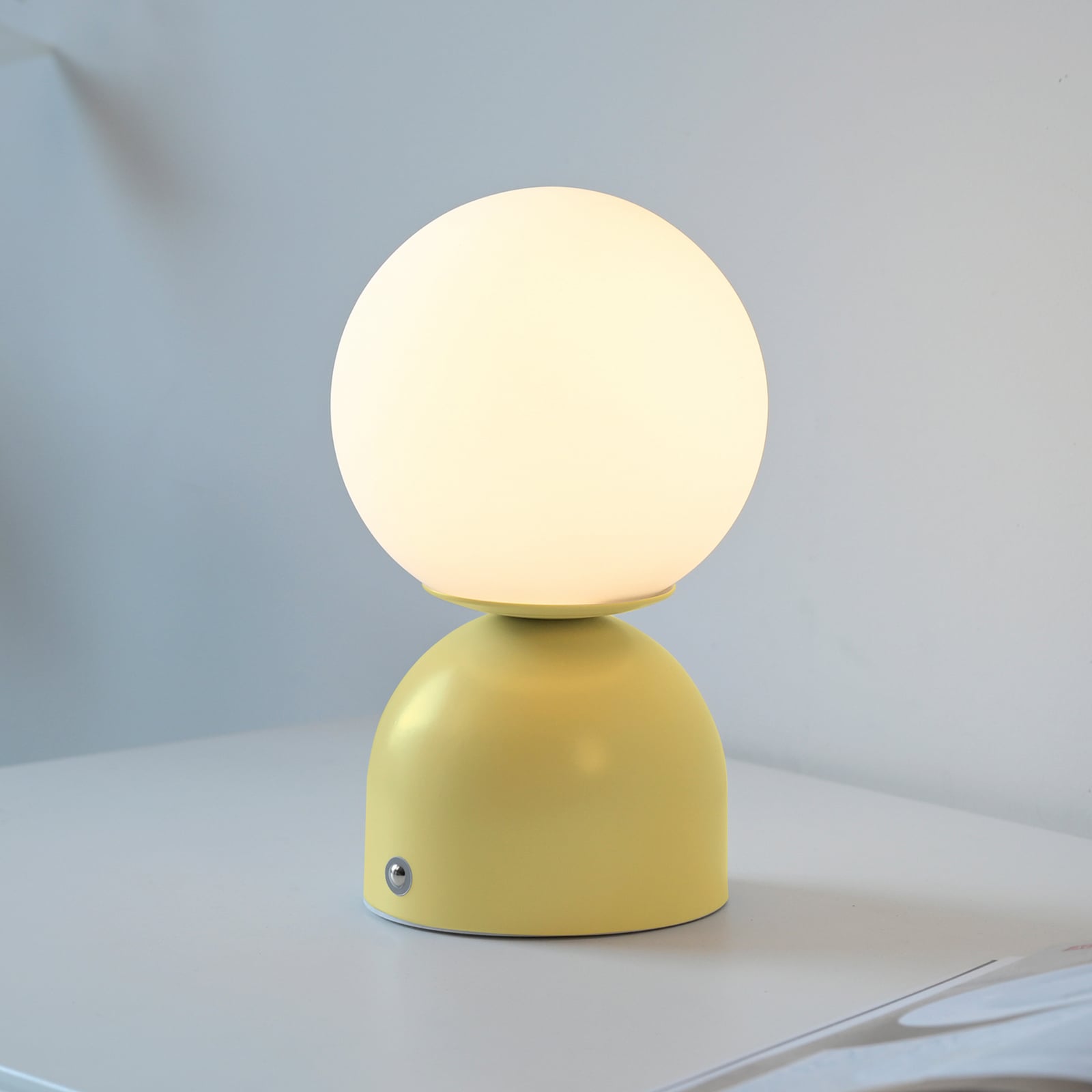 LED-akutoitel laualamp RUDI, kollane, kõrgus 20 cm, CCT, puutetundlik hämardus