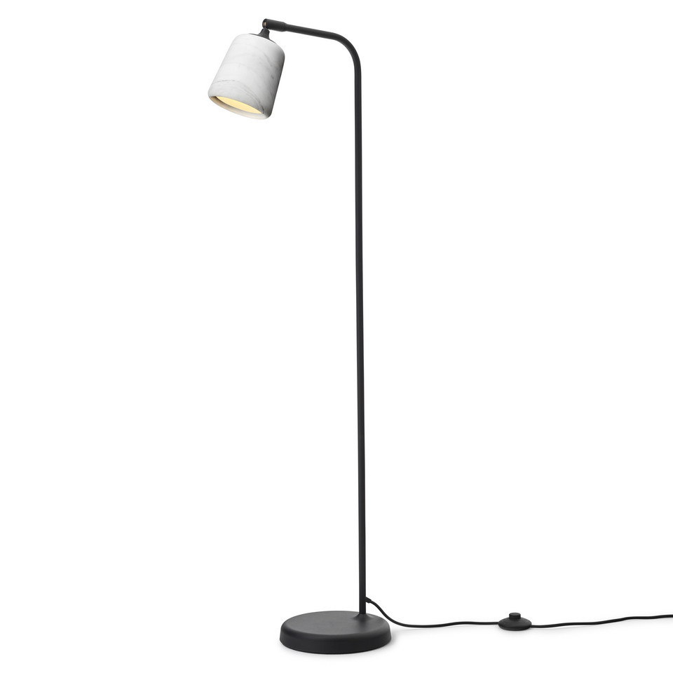 New Works Material Golvlampa White Marble, svart från New Works