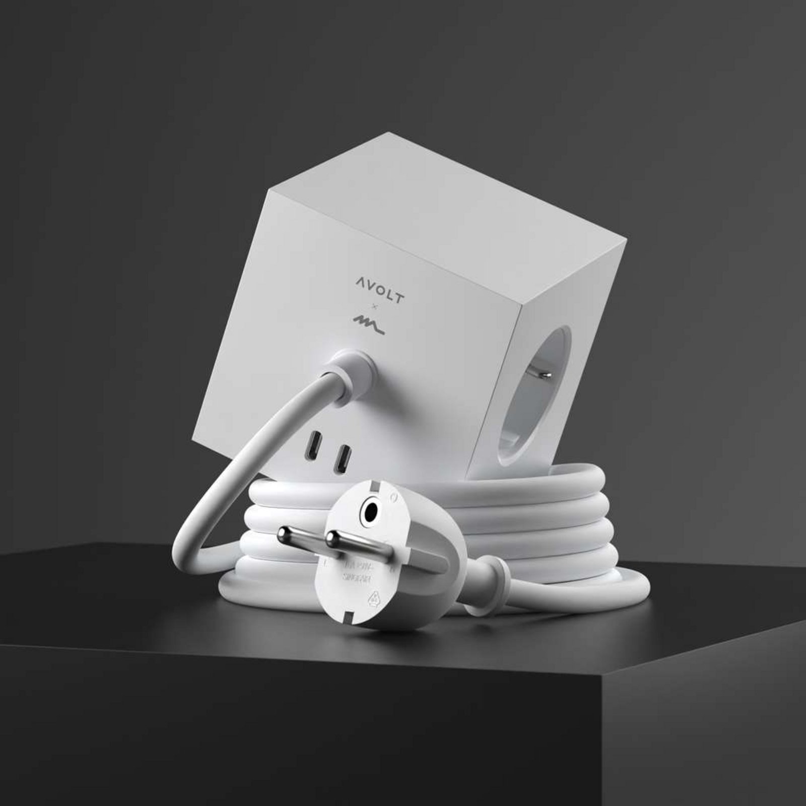 Mehrfachdose SQUARE 1 weiß 3x Schuko 2x USB 1,8m Kabel AVOLT