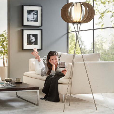 Lampadaire LED trépied Stellato en bois foncé