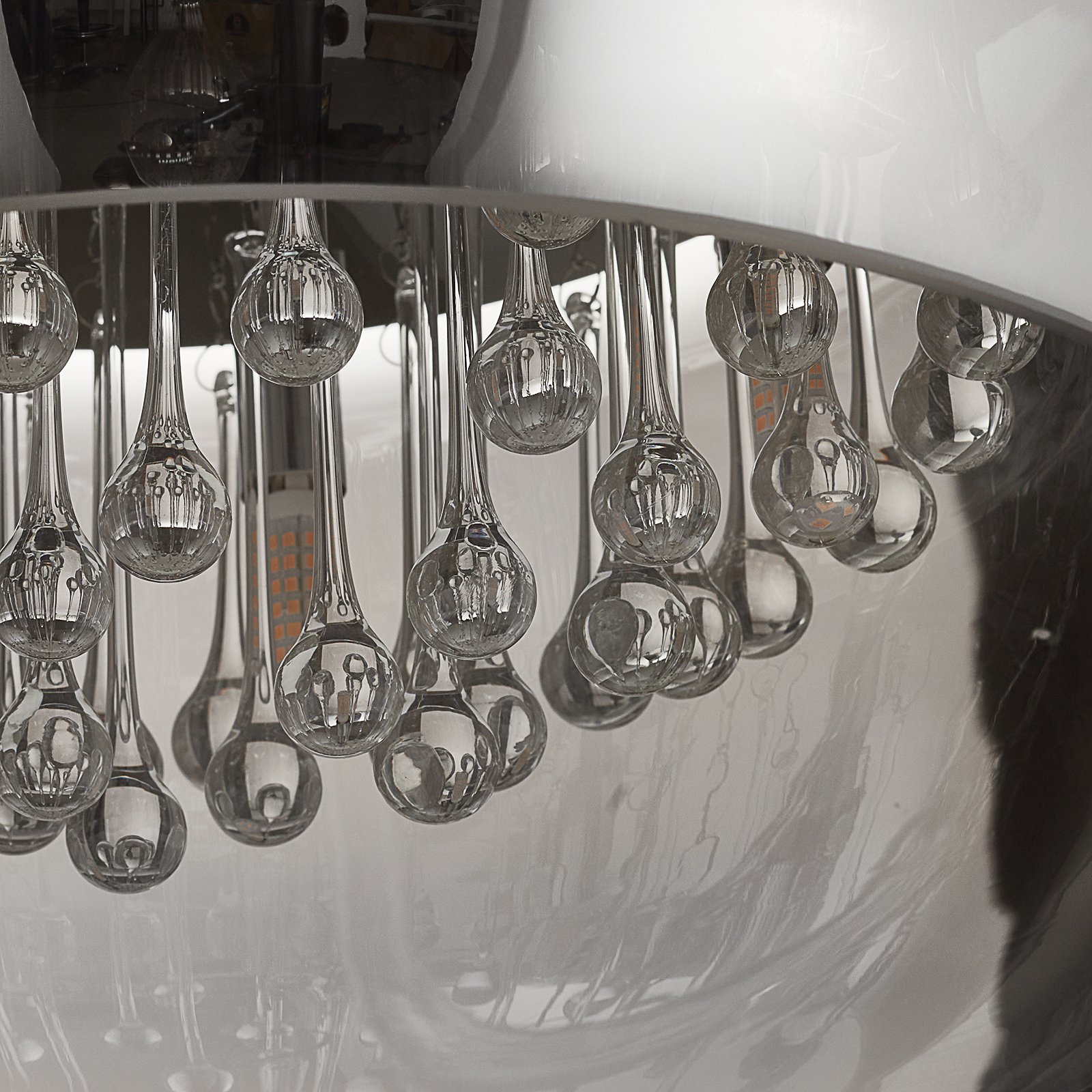 Lámpara colgante LED Argos, gotas de cristal Ø50cm
