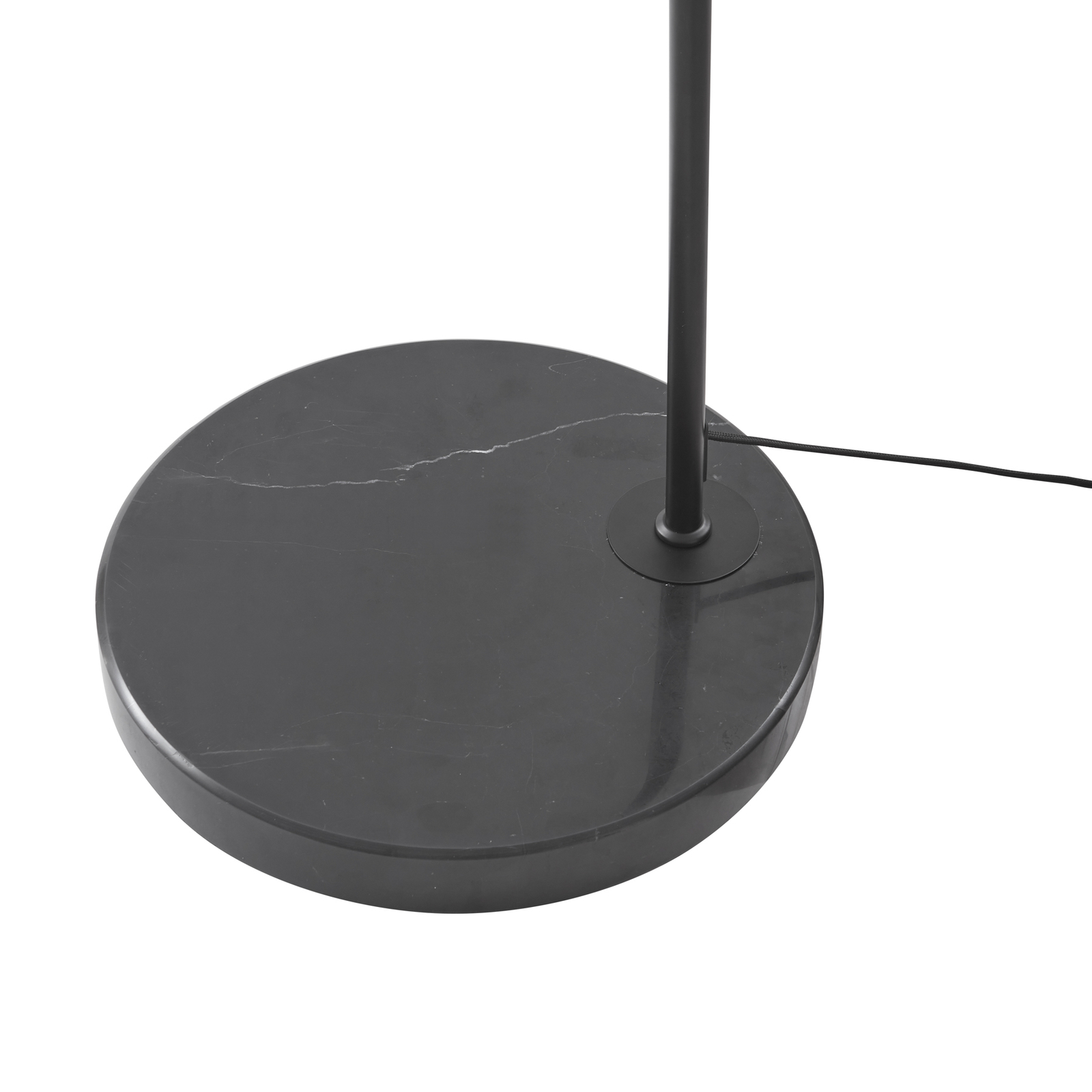 Oblouková stojací lampa Lucande LED Yekta, 3stupňová, černá