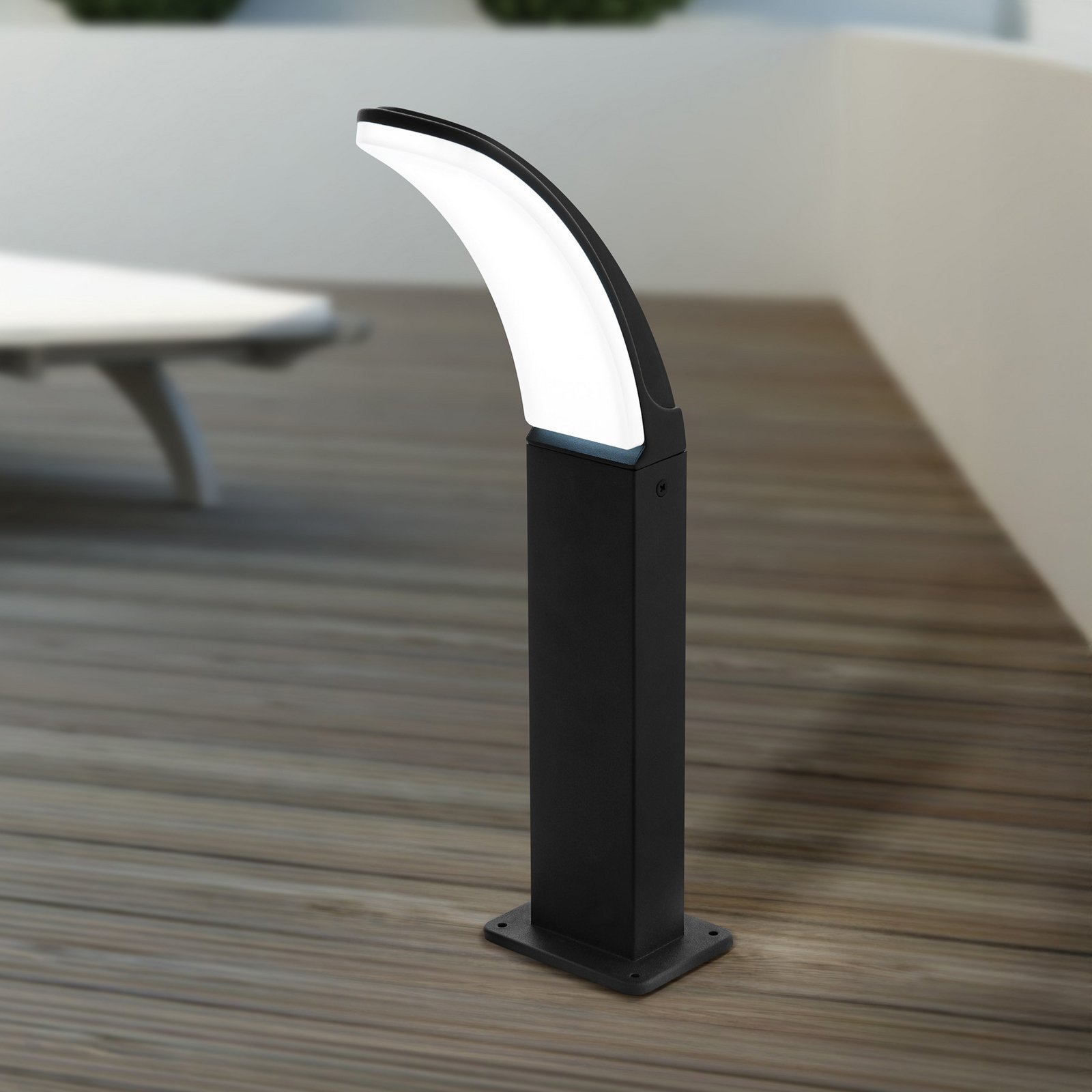 LED-sokkellampe Fiumicino i buet form