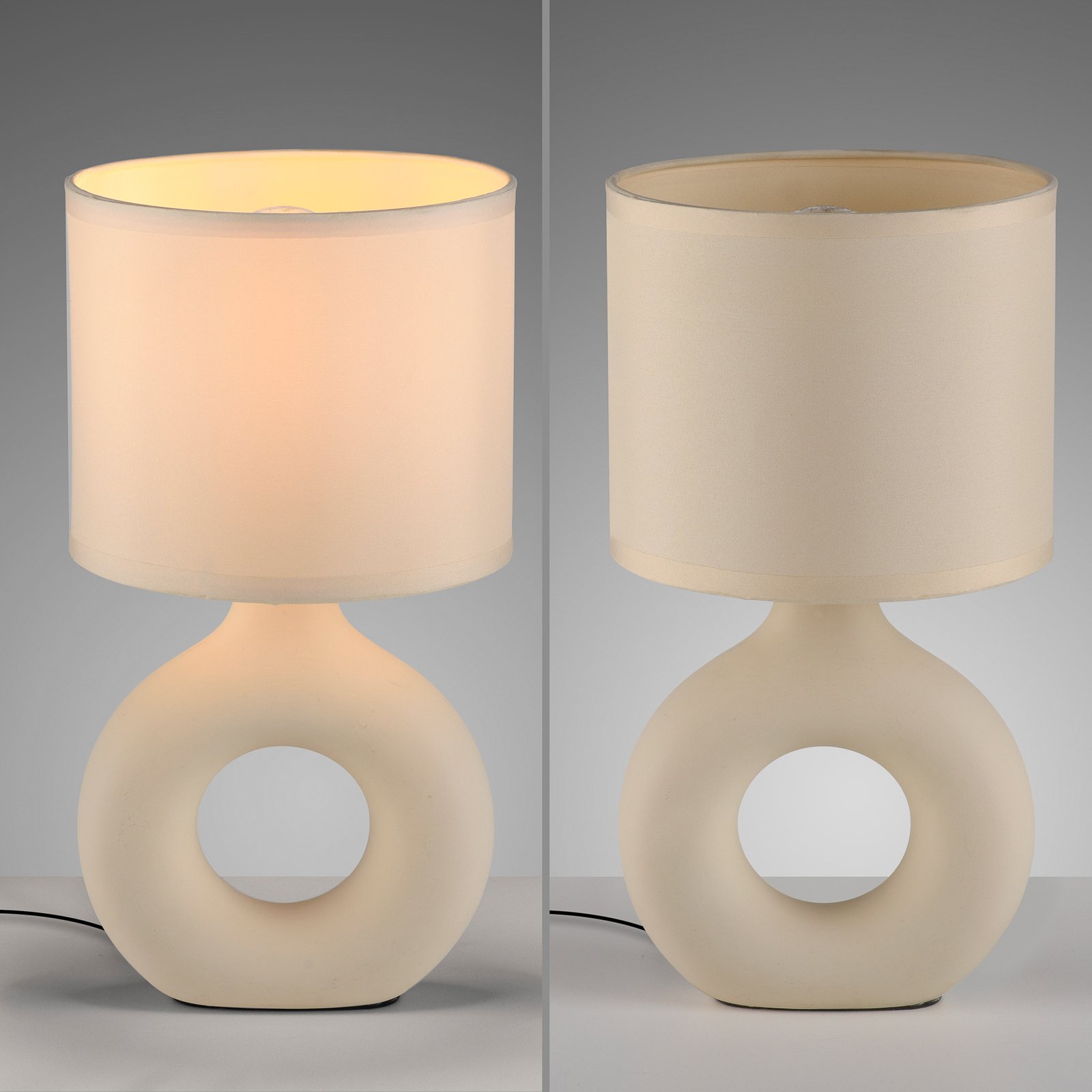 JUST LIGHT. Carara bordlampe, keramisk fot, beige