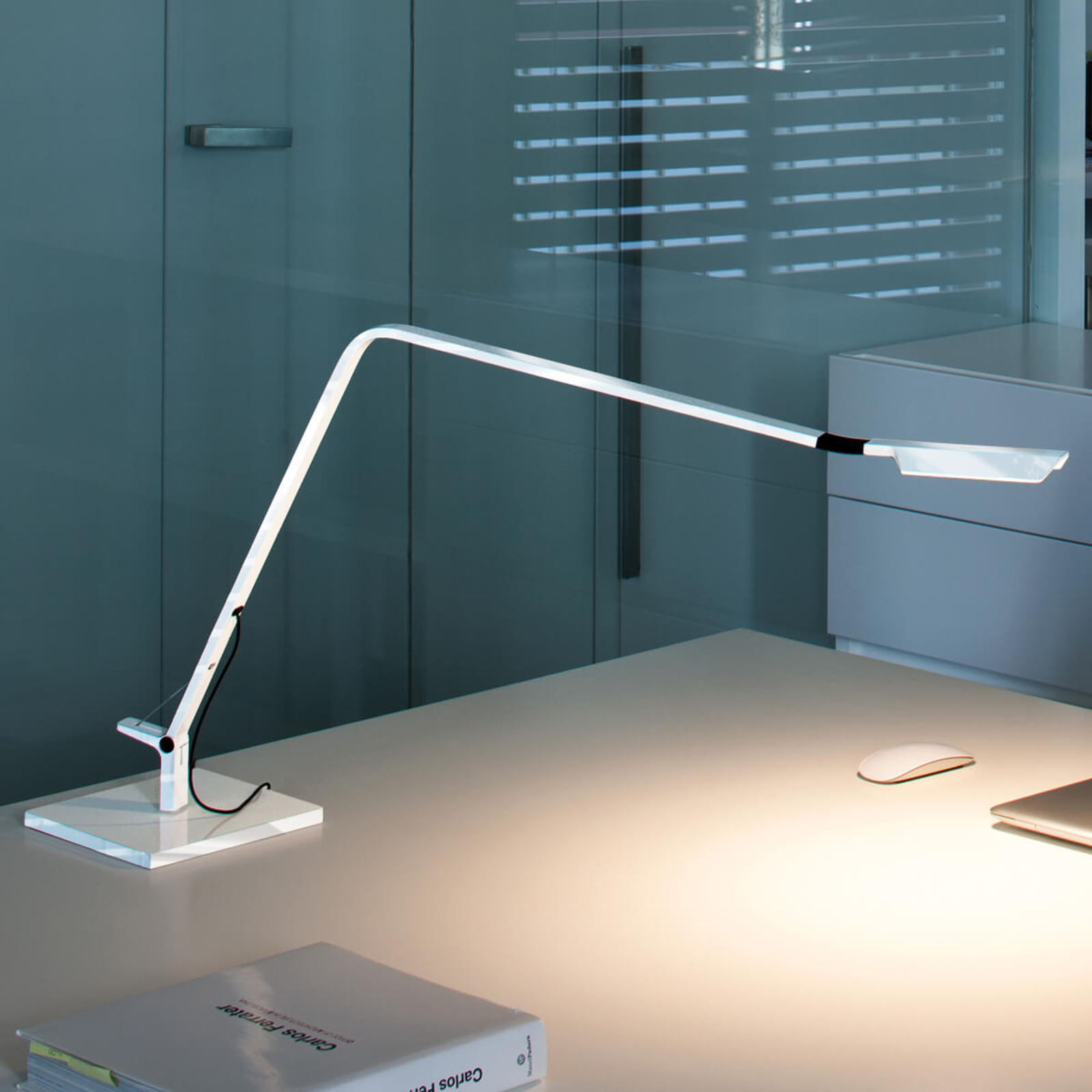 Lampa stołowa LED Flex, lśniąca biel