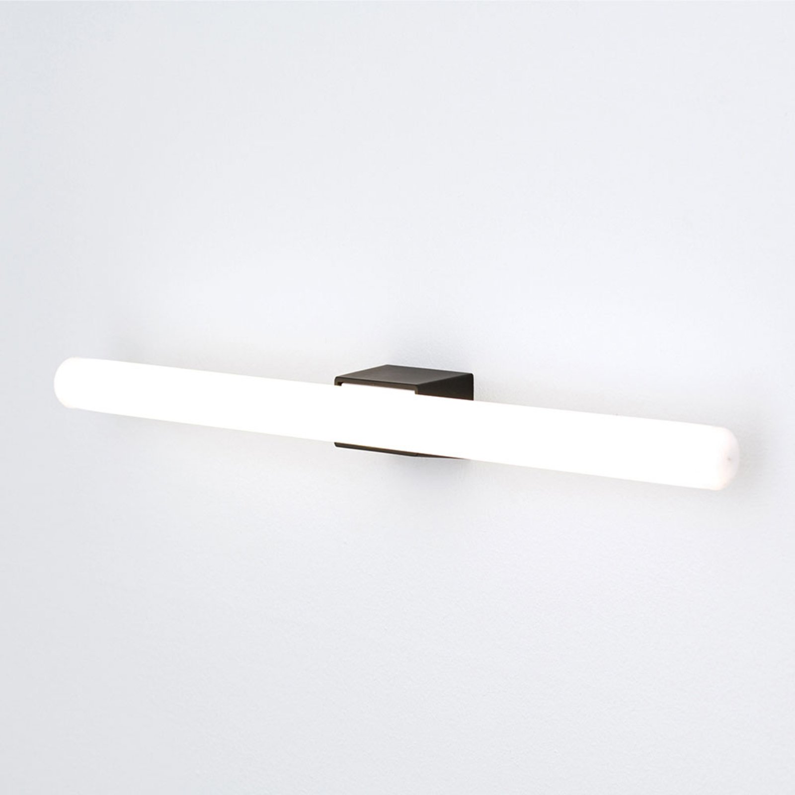 LED-spegellampa Visagist, svart fäste
