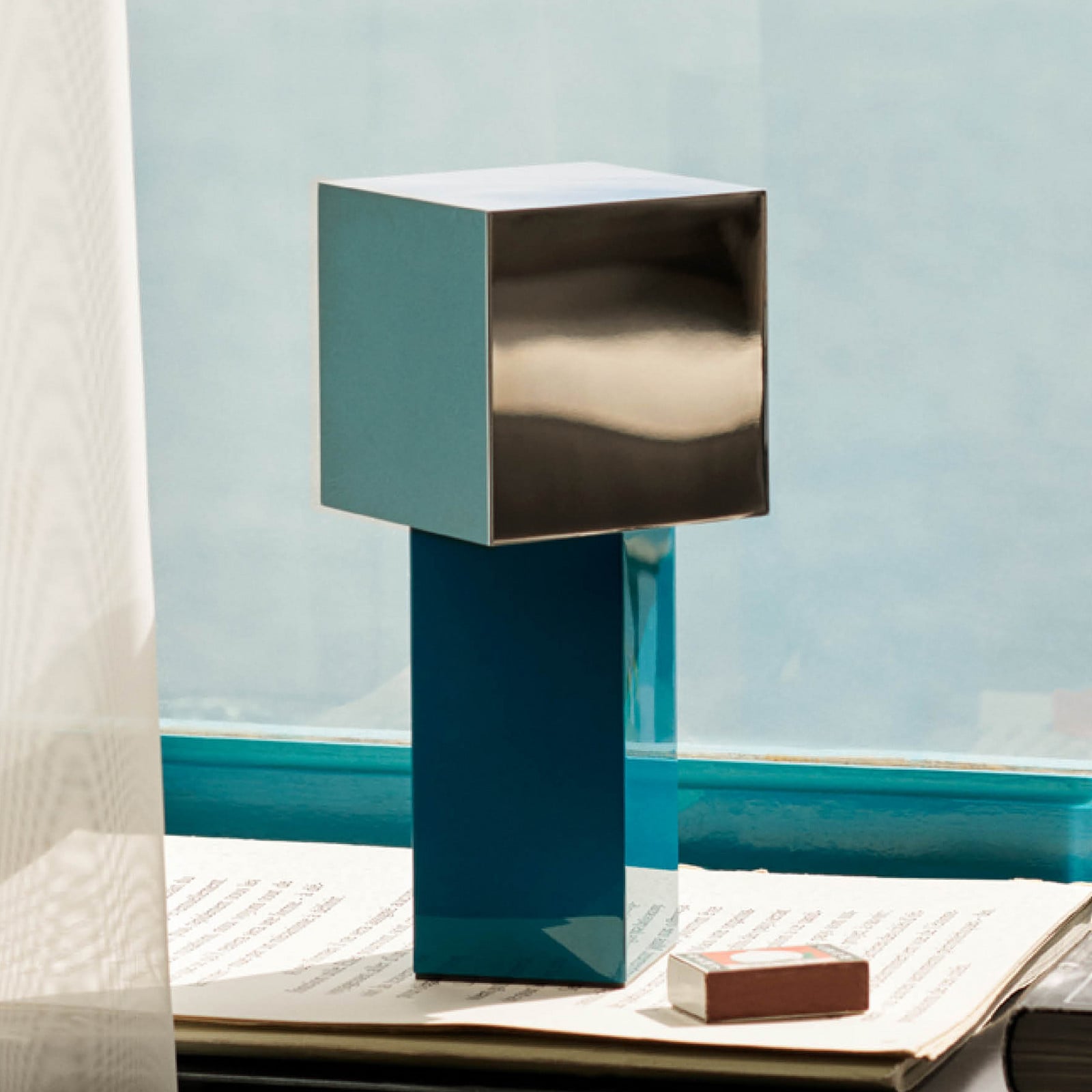 Pivot ATD7 bærbar bordlampe Blue Silver &Tradition - Stue - Design - Metal - Med skærm