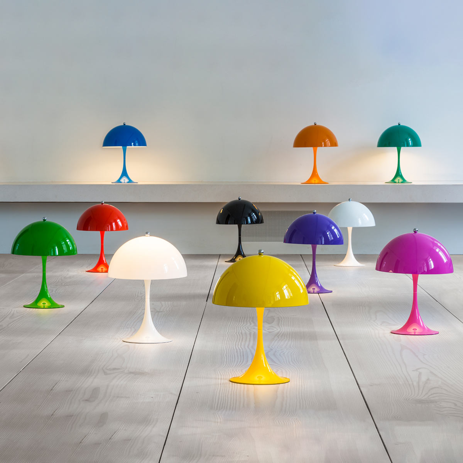 Louis Poulsen Panthella Mini LED asztali lámpa