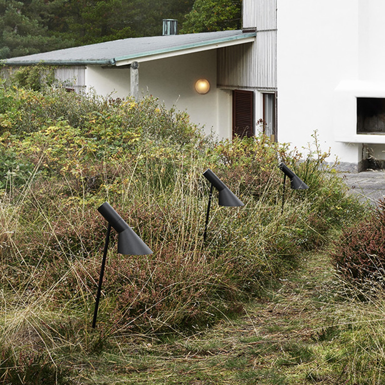 AJ Garden Short Garden Lamp 2700K Anchor Black - Louis Poulsen