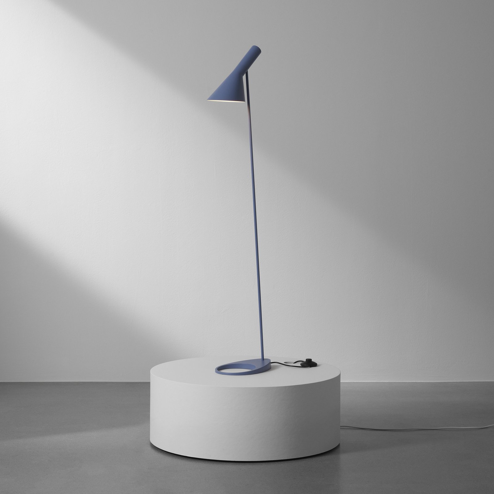 AJ Piantana Dusty Blue - Louis Poulsen
