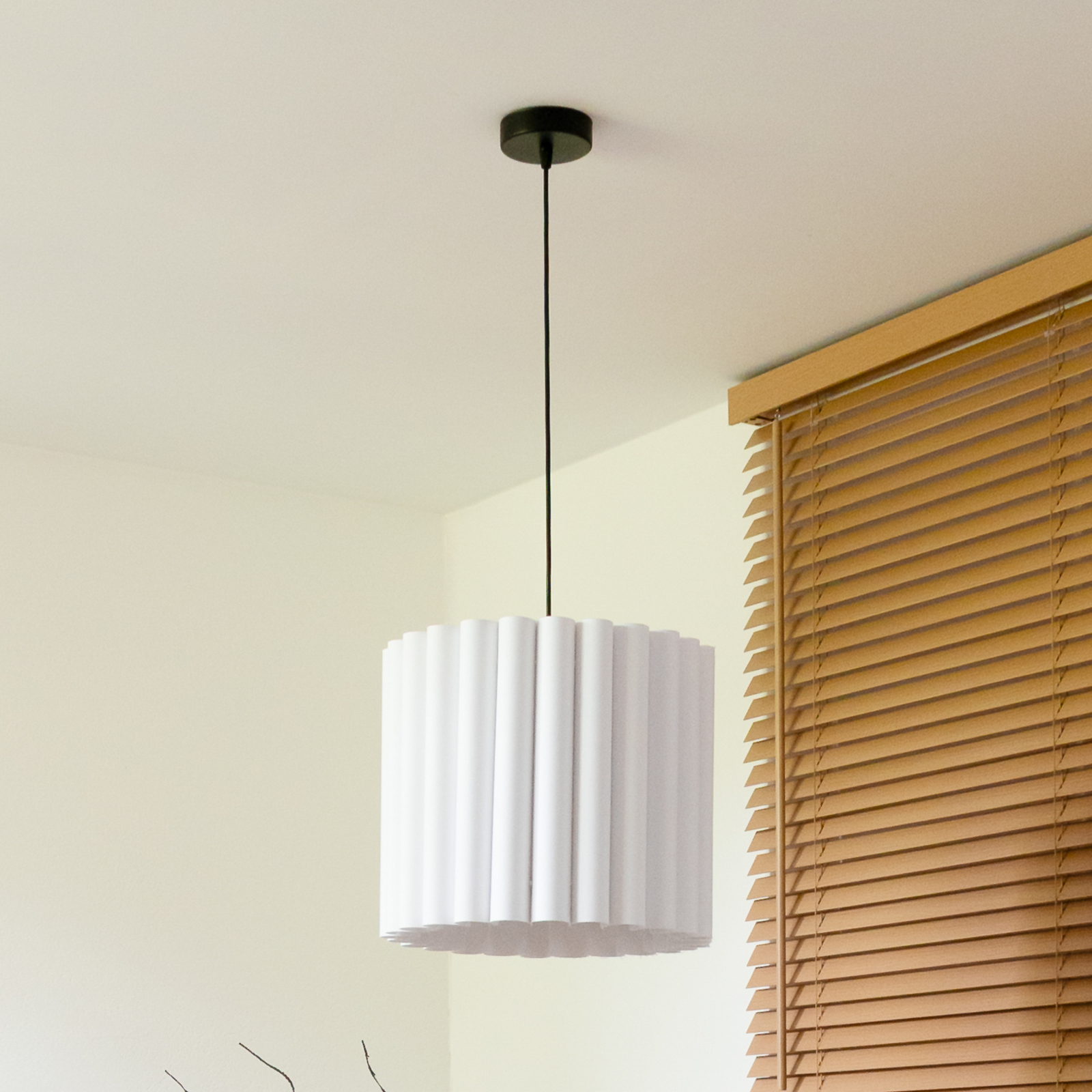 Aria pendant light, white, microfibre, E27