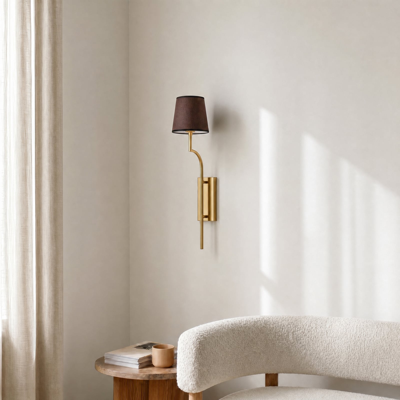 Aplique de pared Lumora, marrón/dorado, altura 72 cm, tejido/metal, E27