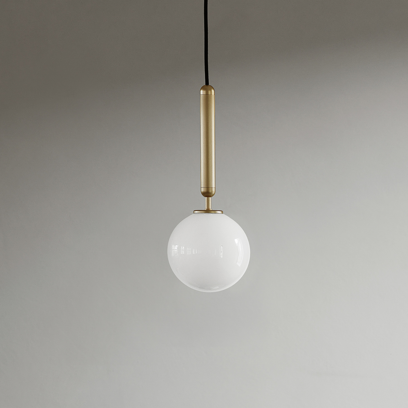 Miira 1 Lustră Pendul Large Brass/Opal White - Nuura