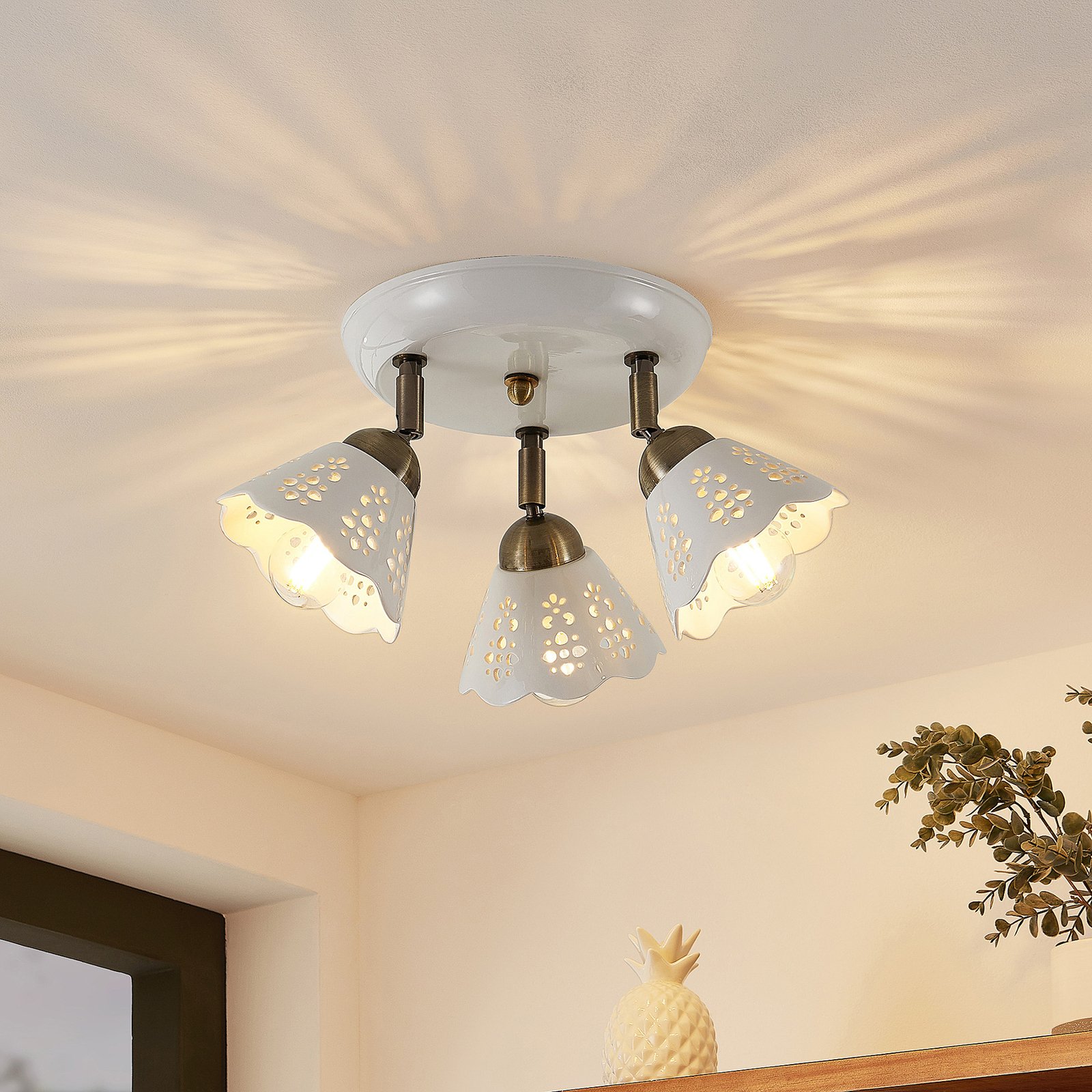 Lindby Deckenstrahler Efgenia, Ø 40 cm, 3-flg., Keramik, E14