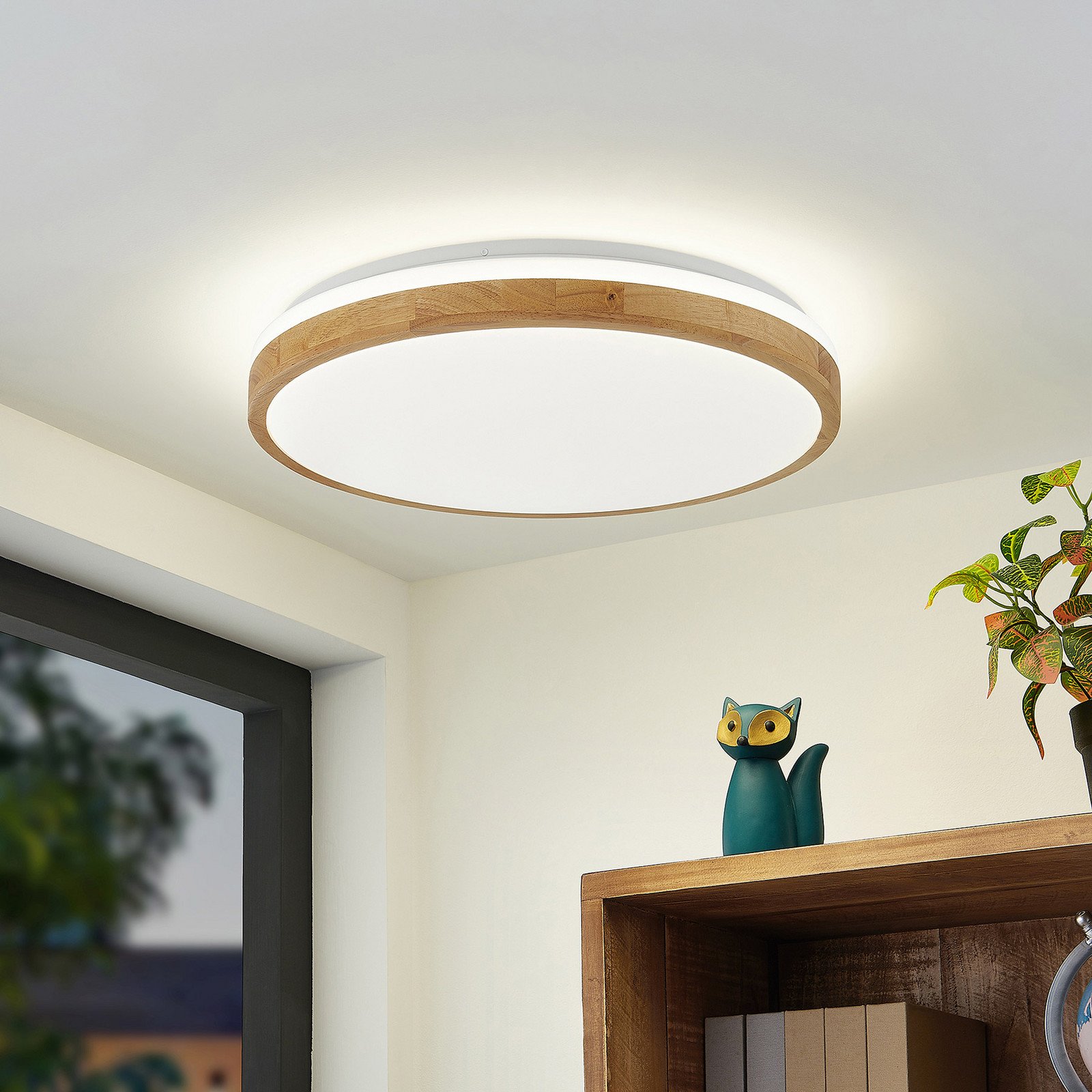 Lindby plafonieră LED Emiva Ø 49 cm CCT lemn - Camera de zi / sufragerie - modern - lemn deschis alb