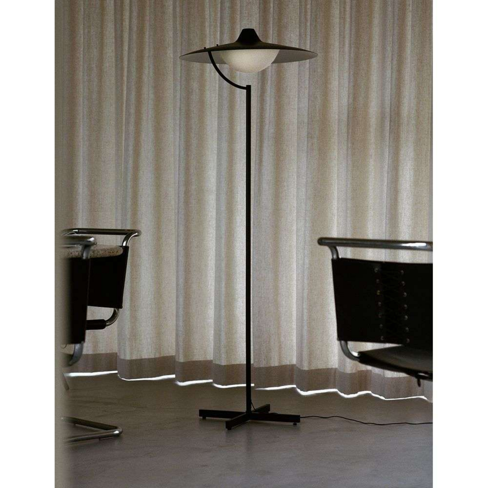 Biny Lampadar Black - DCW