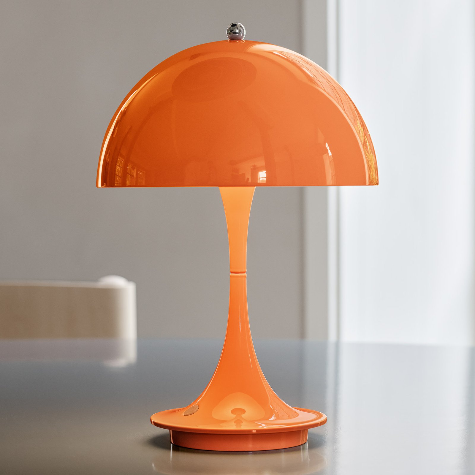 Louis Poulsen Panthella Portable LED-Tischlampe
