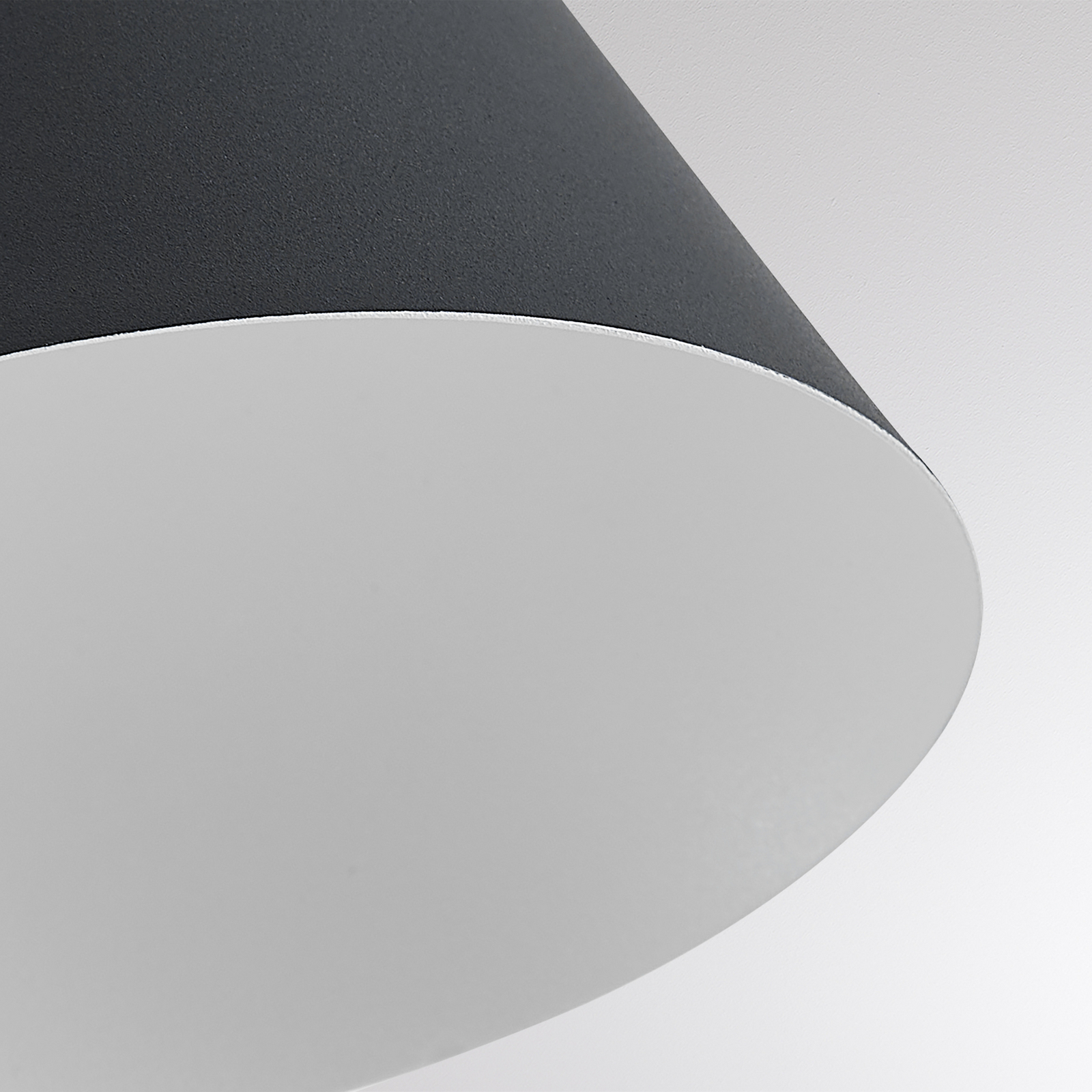Suspension LED LORA I, noire, Ø 15 cm, à intensité variable, 40°, CCT