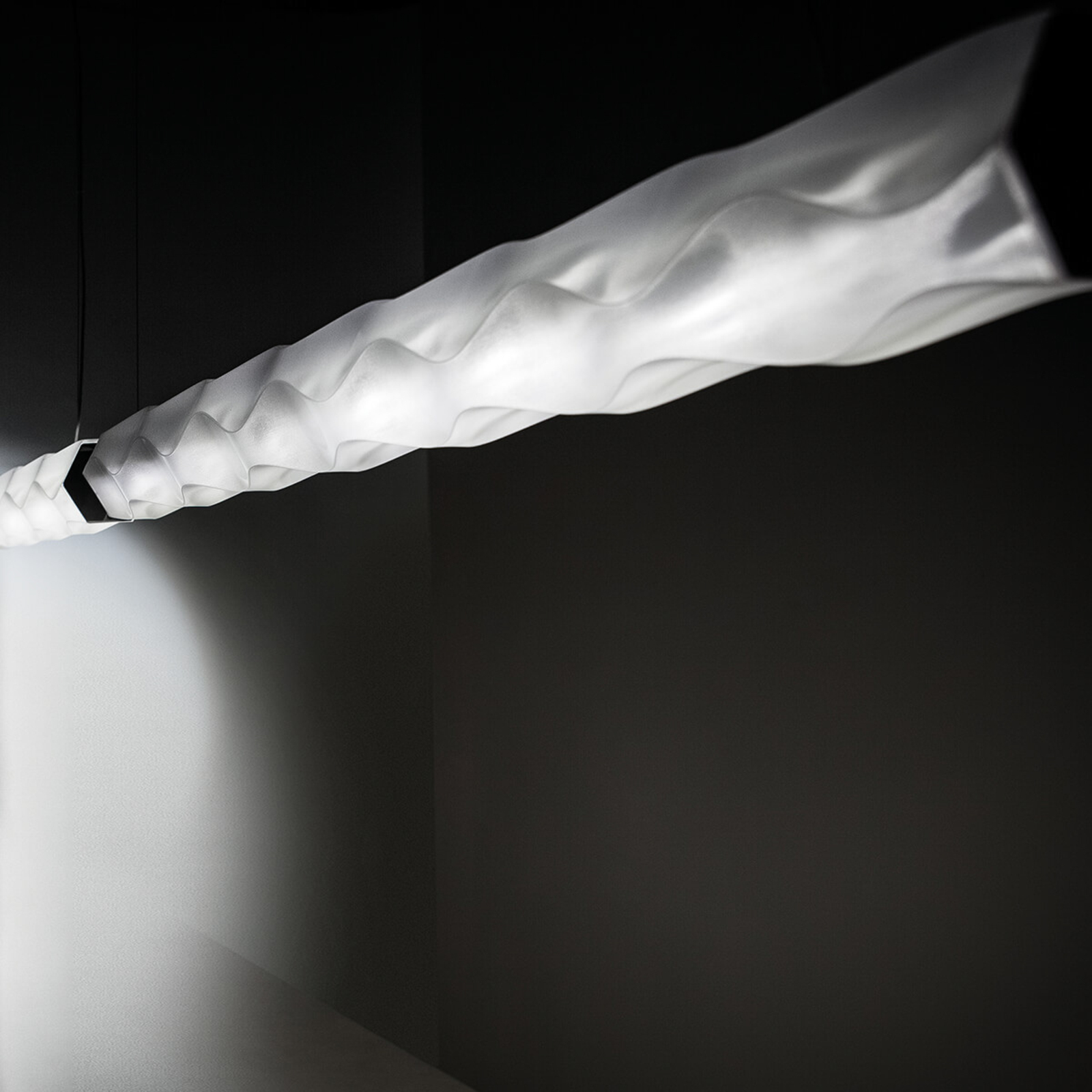 Slamp Hugo White designer-LED-hængelampe
