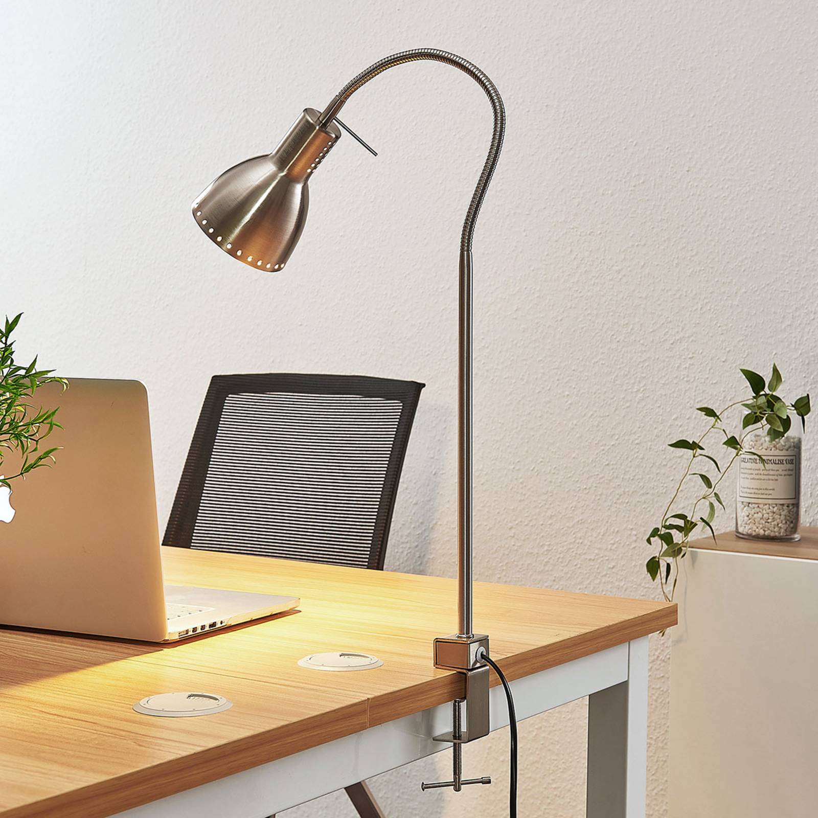 E-shop Lampa s úchytom Triska, ohybná, satinovaný nikel