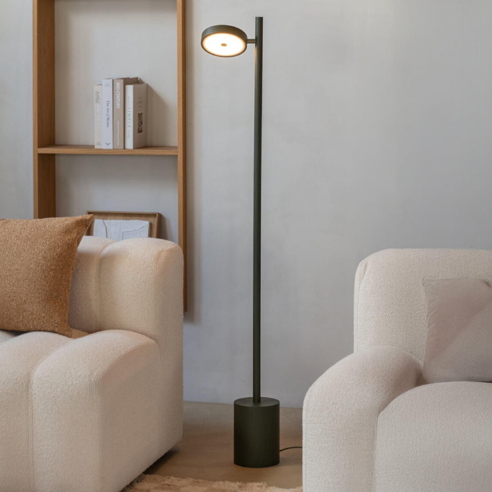 GOOD & MOJO LED-põrandalamp Okinawa, 1-flg. roheline, 146 cm, puit