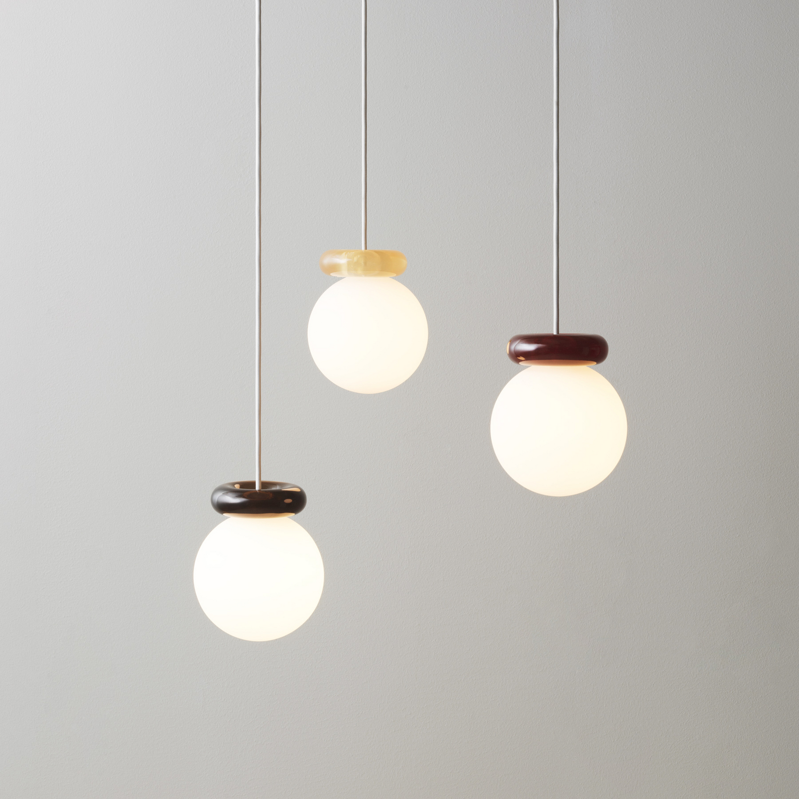 Hinx Pendellampe, sandfarben/weiß, Glas - Normann Copenhagen Hinx Pendellampe, sandfarben/weiß, Glas - Normann Copenhagen