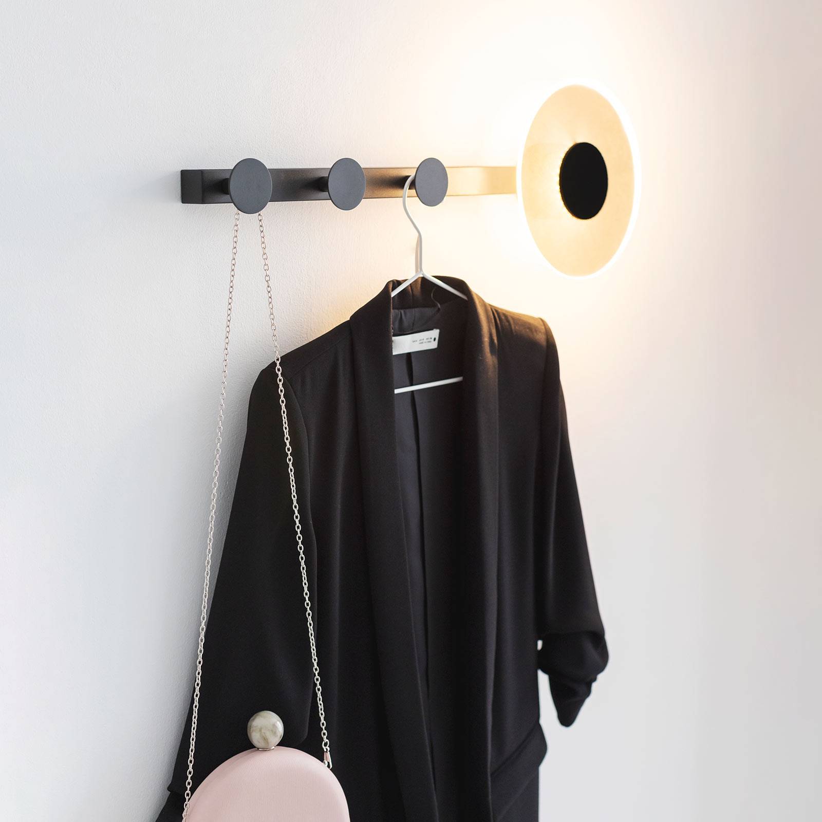 Mantra Iluminación Venus LED-væglampe med tøjkrog sort