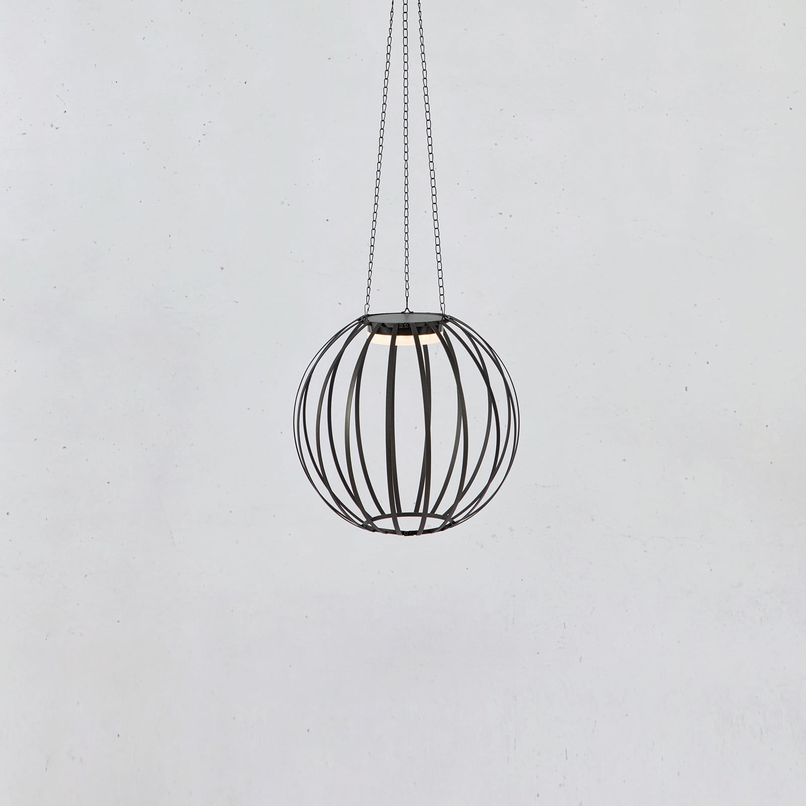 Kivo LED-solcellspendellampa, Ø 37 cm, svart, IP44, dimbar. Markslöjd - Skandinavisk - Metall - Med en ljuskälla