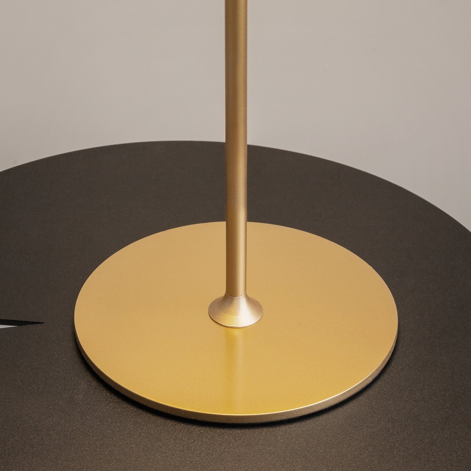 Maytoni LED rechargeable table lamp AI Collaboration, aluminium, gold