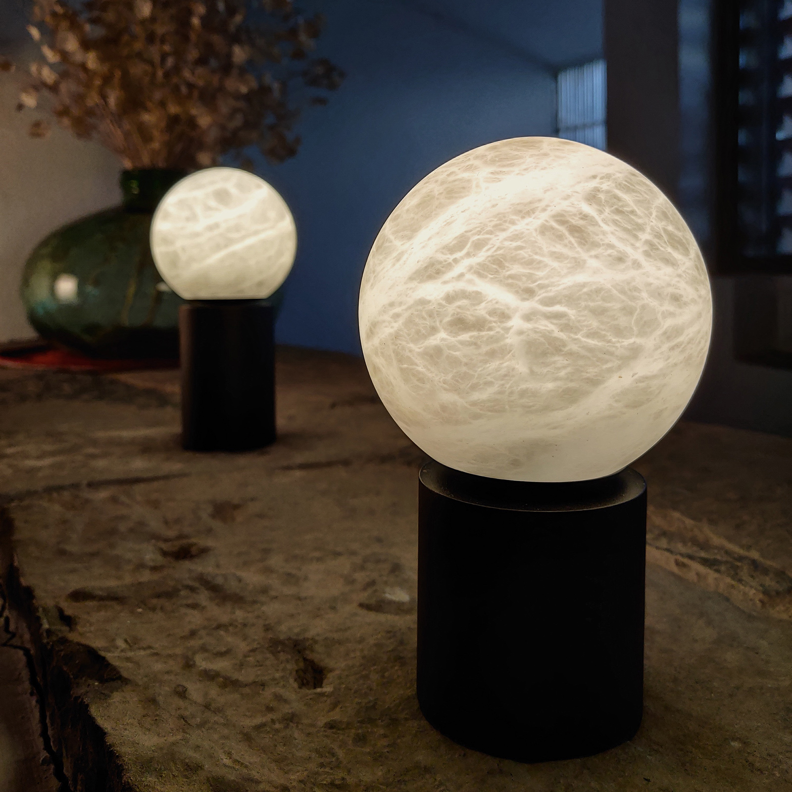 ALMA LIGHT BARCELONA Tribeca LED table lamp, USB port, 20 cm black, for Living / Dining Room, metal, alabaster, 1.3 W, energy efficiency: A+, H: 20 cm