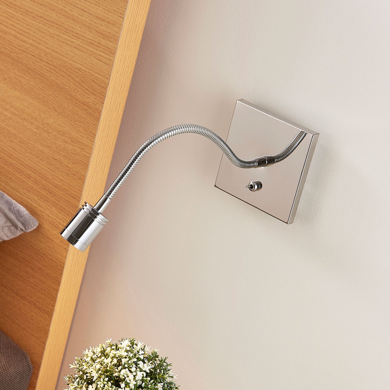 Berfin Wall Lamp Chrome/Clear - Lindby