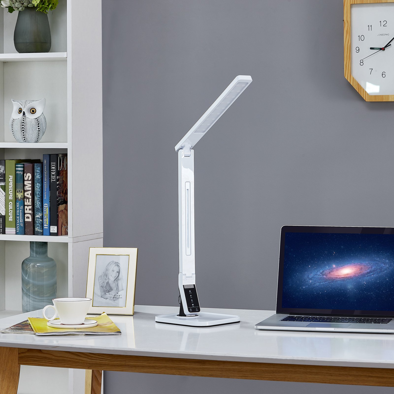Bardzo nowoczesna lampka na biurko LED Eleni biała