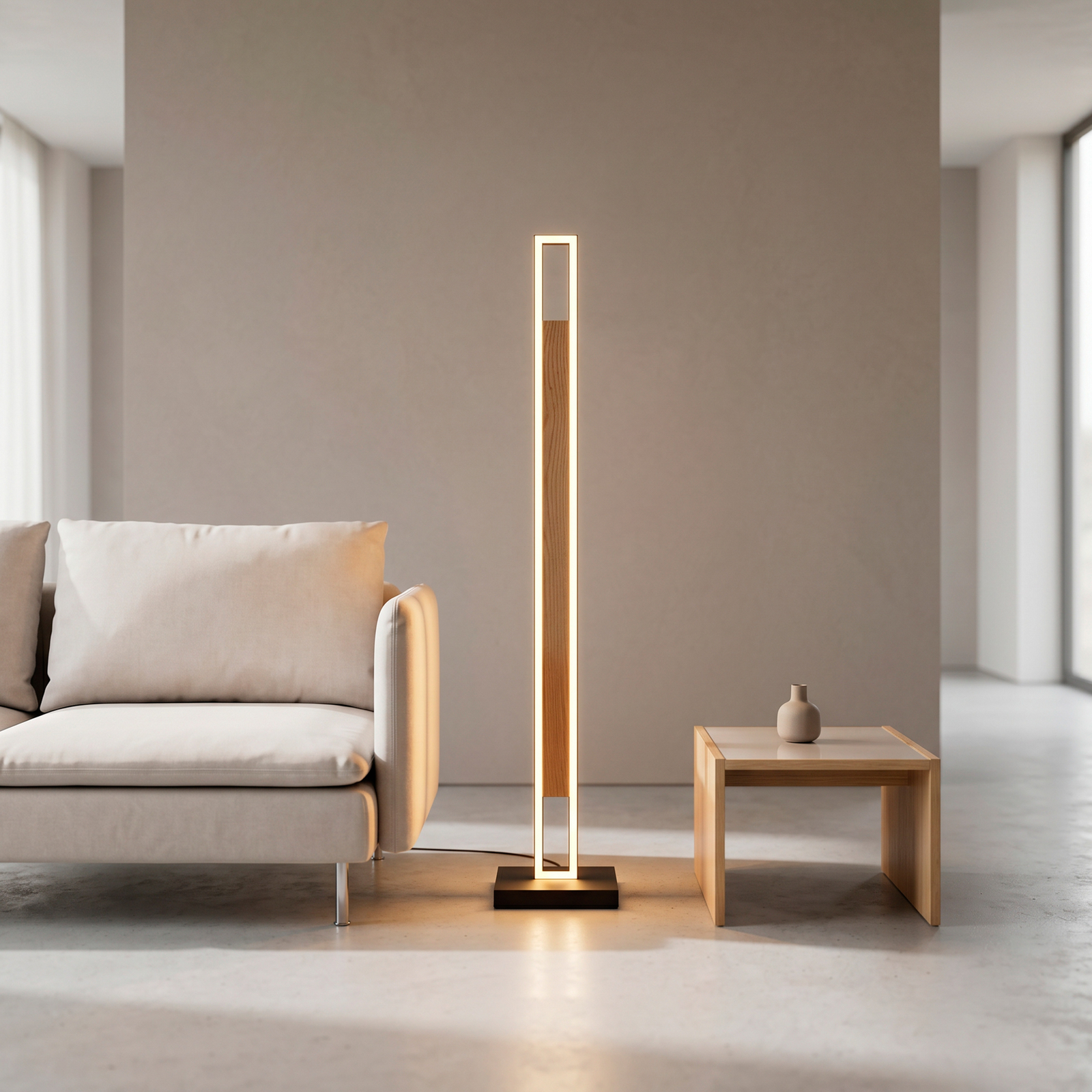 Sveja LED álló lámpa, fekete/fa színű, magasság 140 cm, CCT Sveja LED álló lámpa, fekete/fa színű, magasság 140 cm, CCT