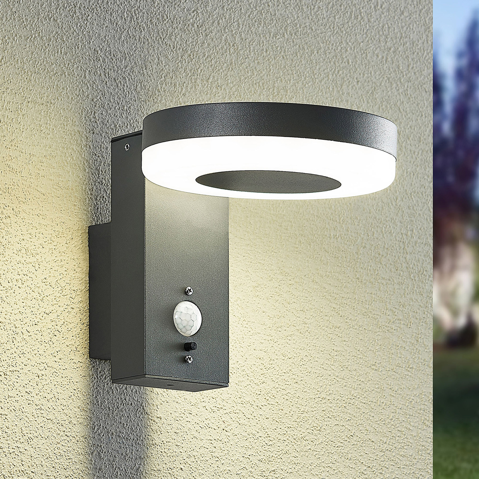 Lindby Eireen LED napelemes fali lámpa, 15,5 cm