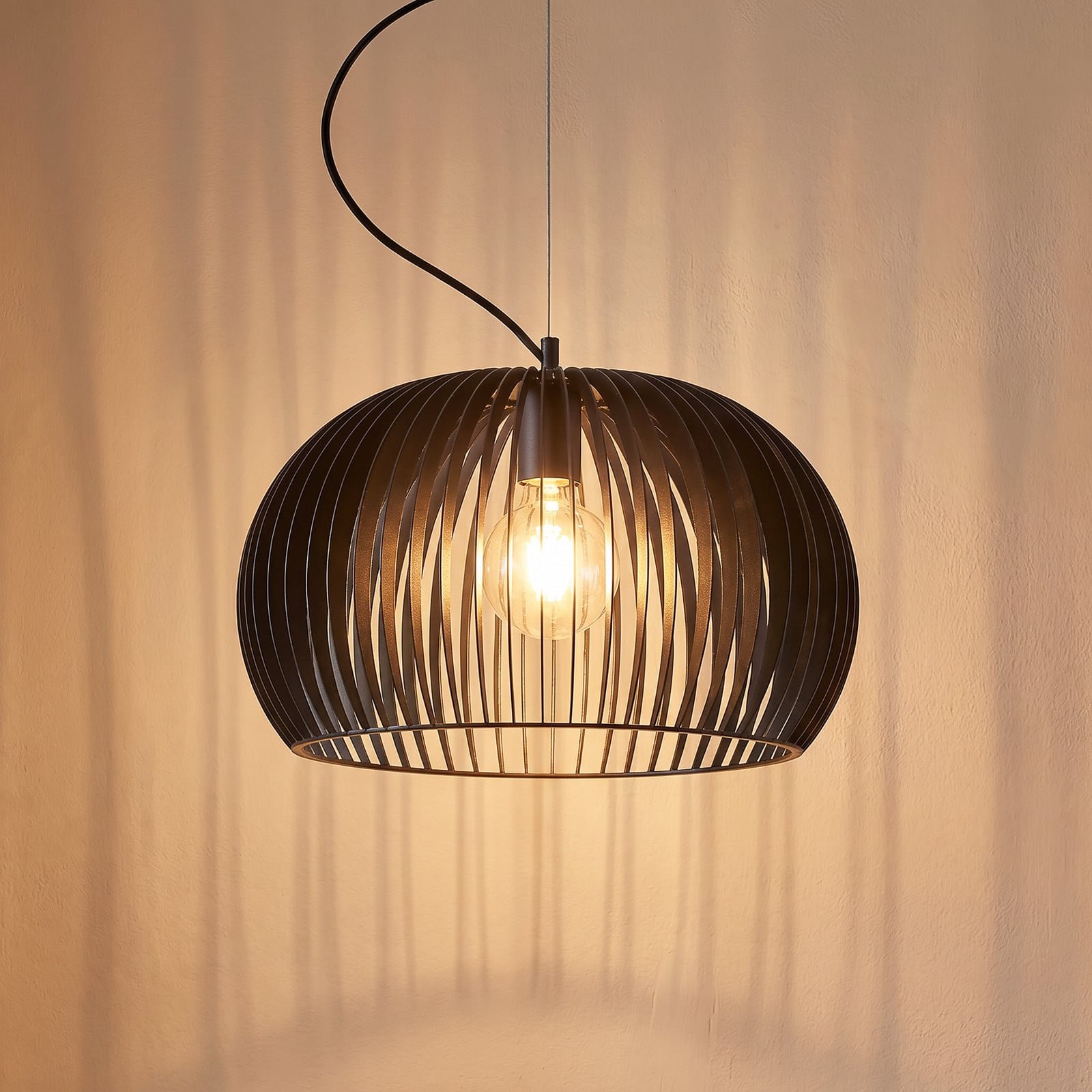 Lindby Lampă suspendată Jusra din metal negru 1 bec. - Bucătărie - modern