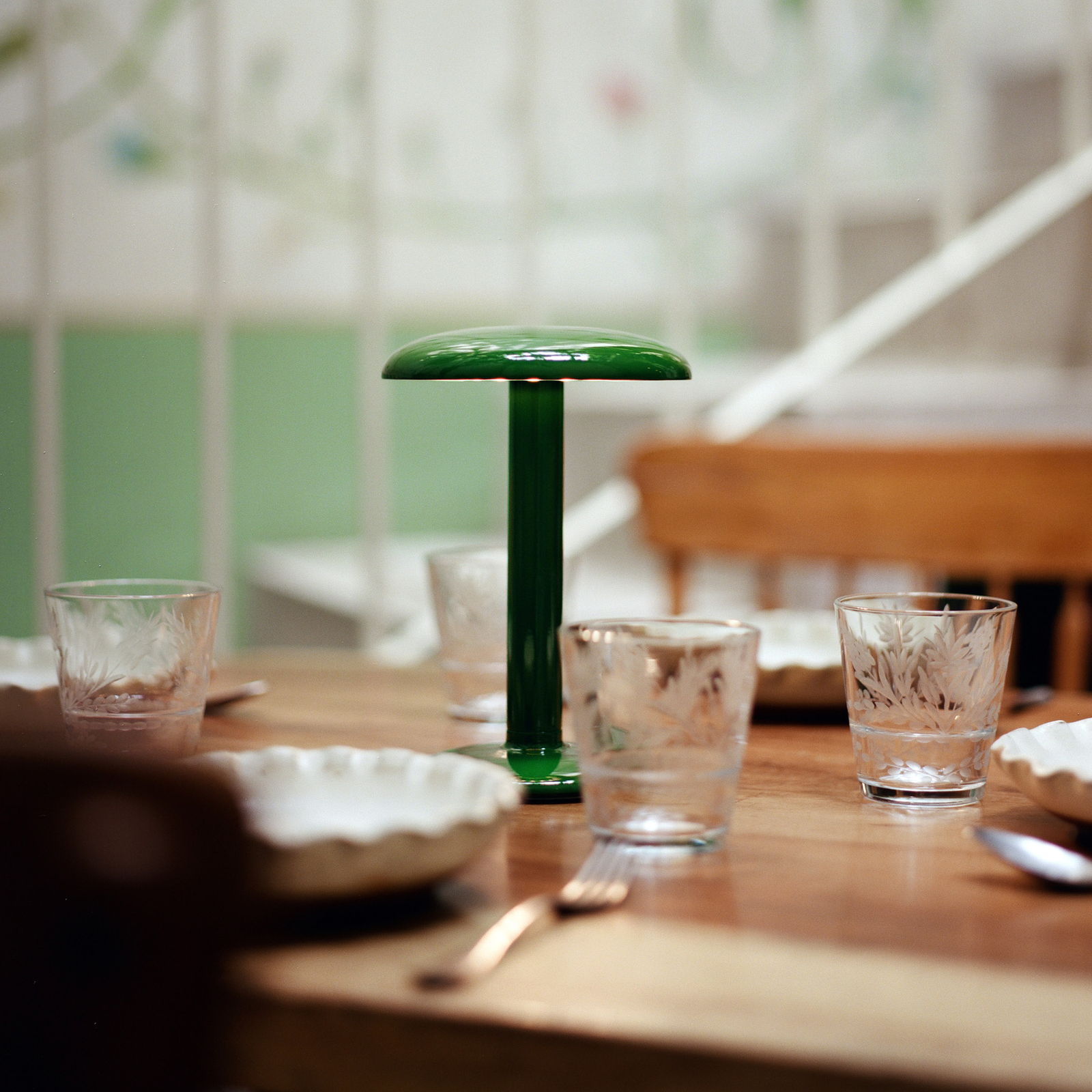 FLOS Gustave LED asztali lámpa, akkus 927 zöld